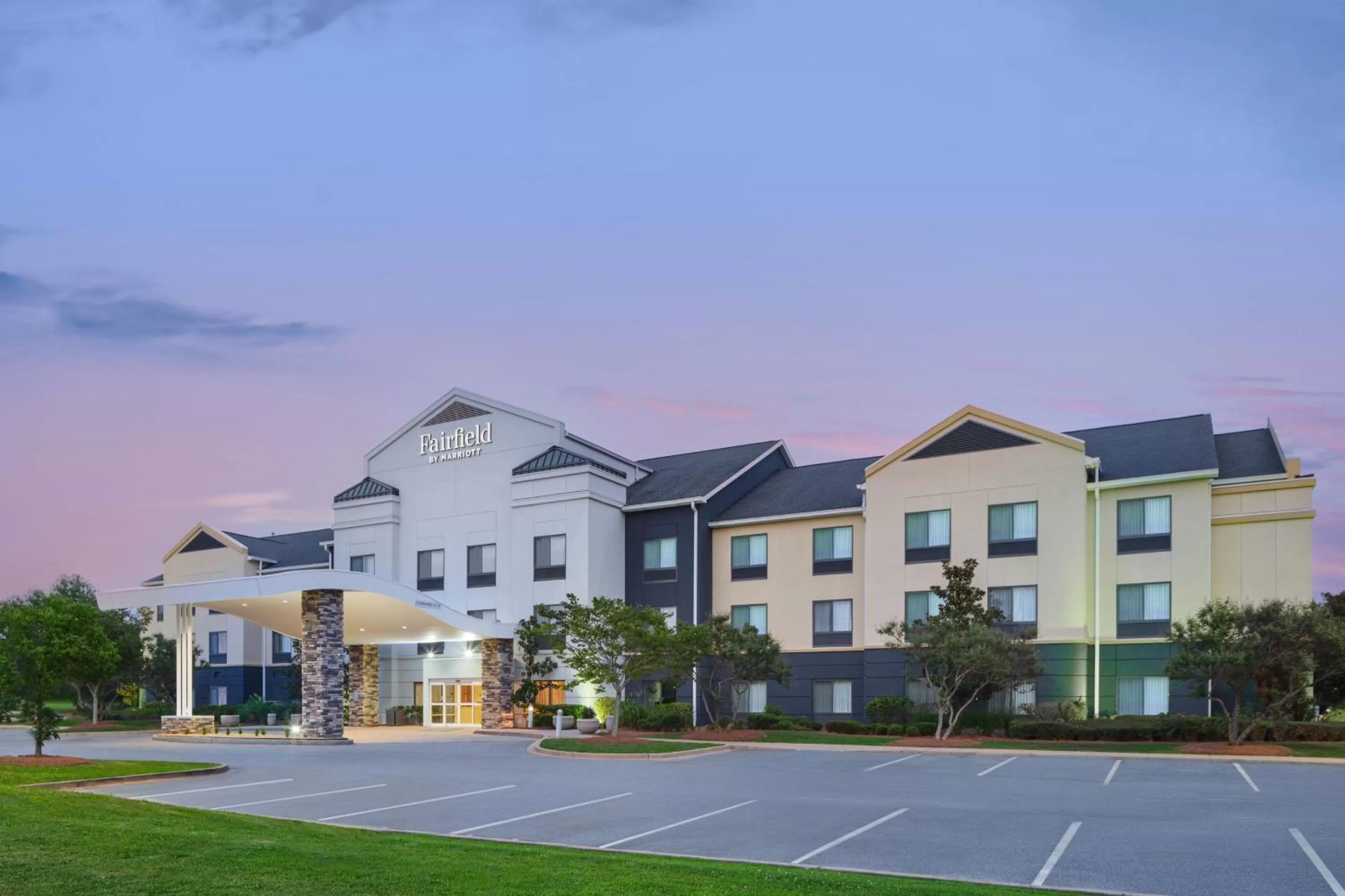 Property building in Fairfield Inn & Suites Auburn Opelika