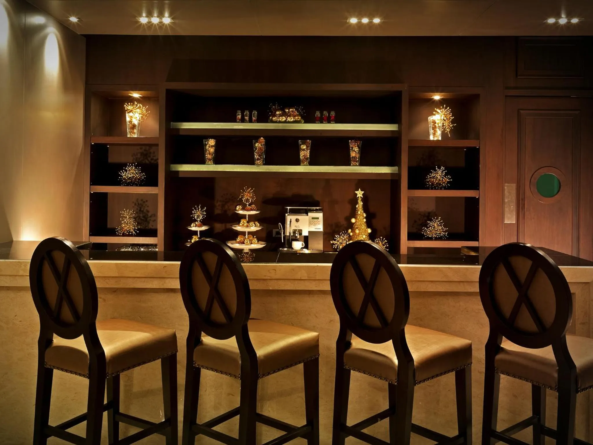 Lounge or bar in Gulliver's Tavern Hotel