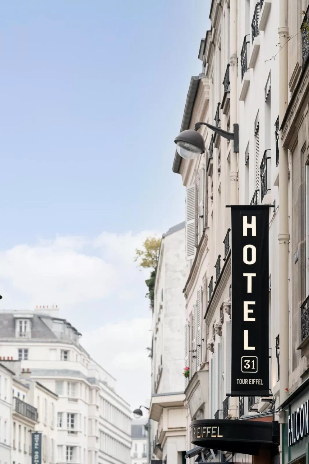 Property building in Hôtel 31 - Paris Tour Eiffel