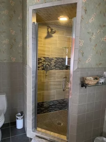 Bathroom in Hanna House Bed & Breakfast