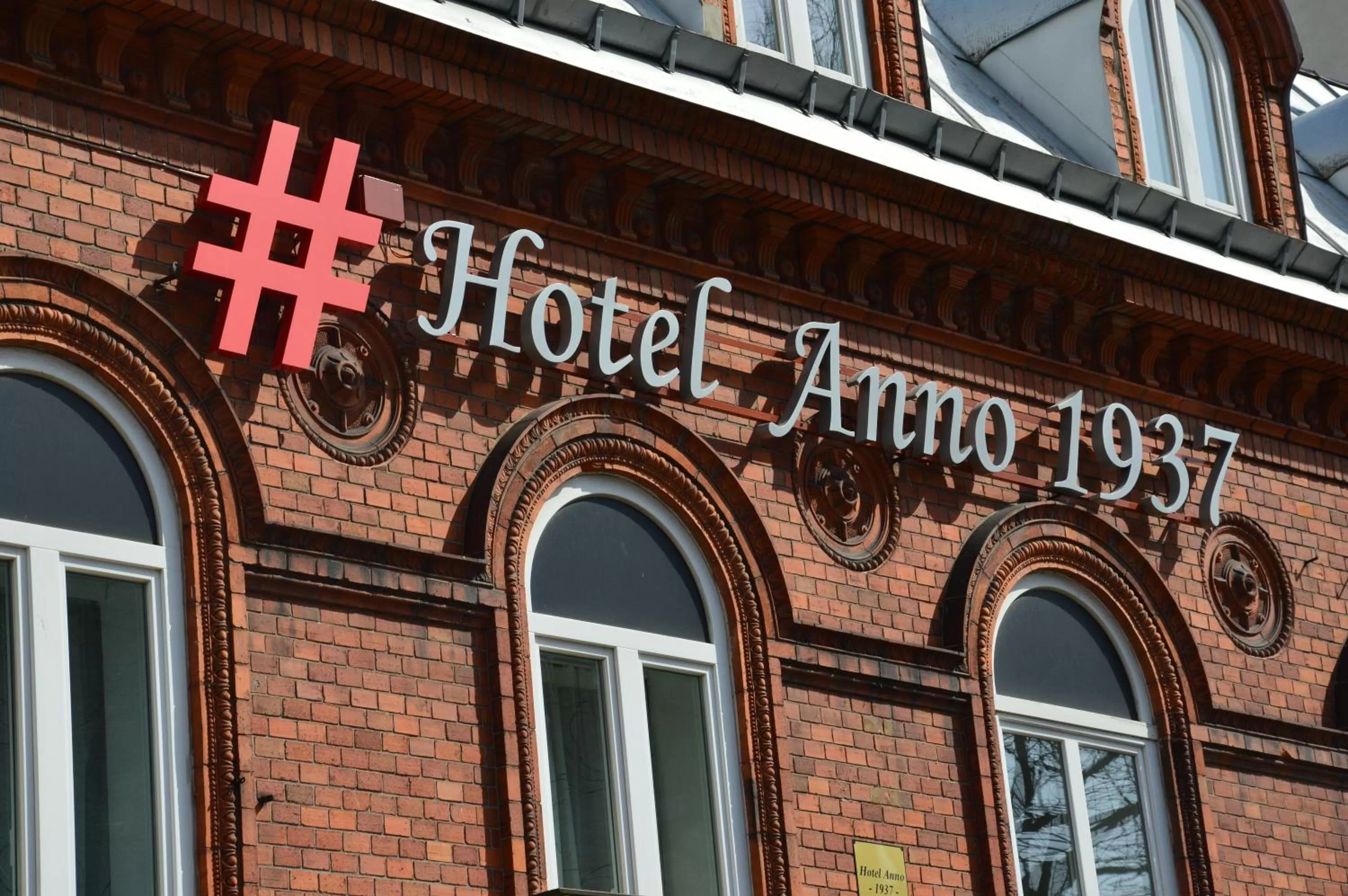 Facade/entrance in Best Western Hotel Anno 1937