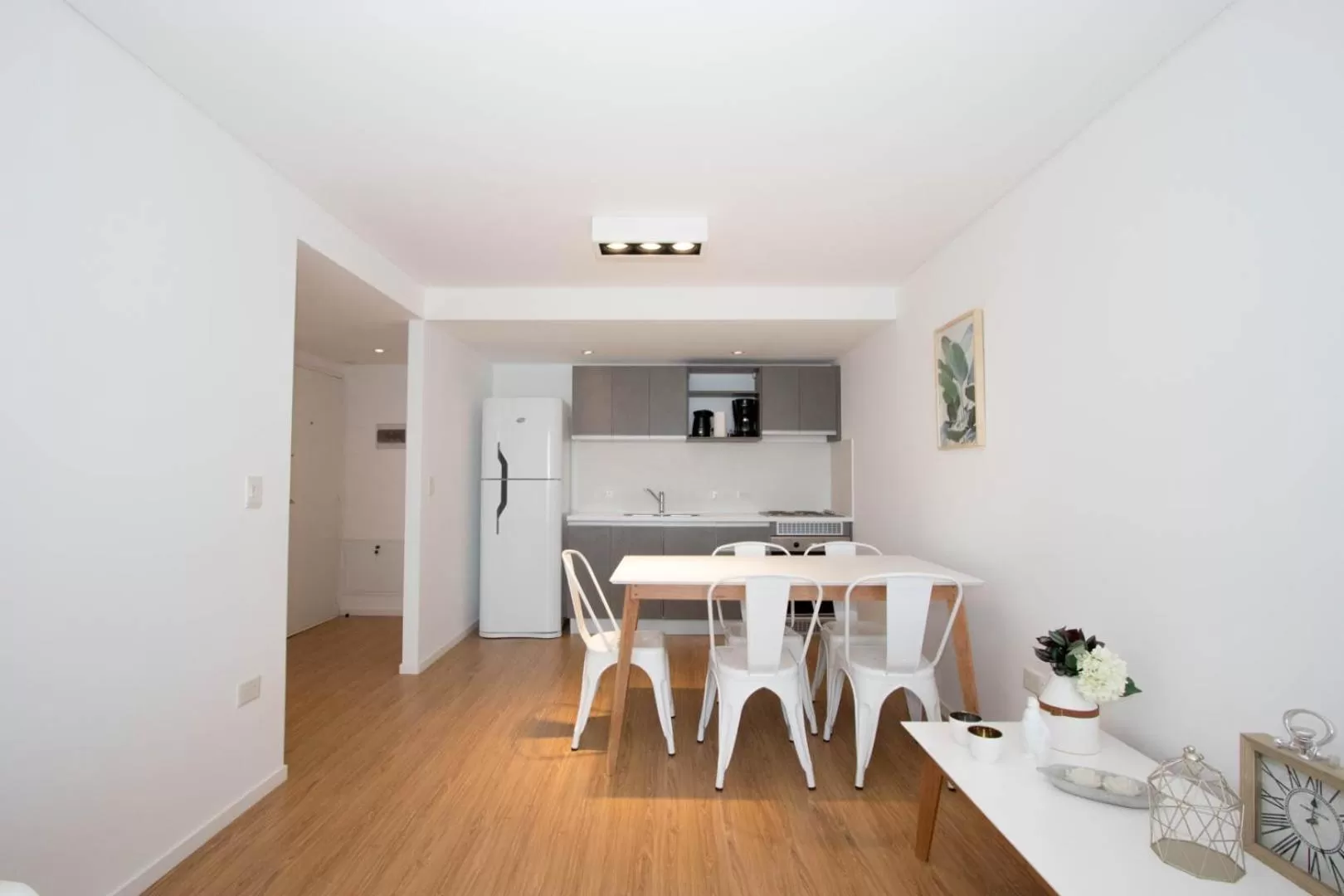 Kitchen or kitchenette, Dining Area in De la Costa Apartamentos