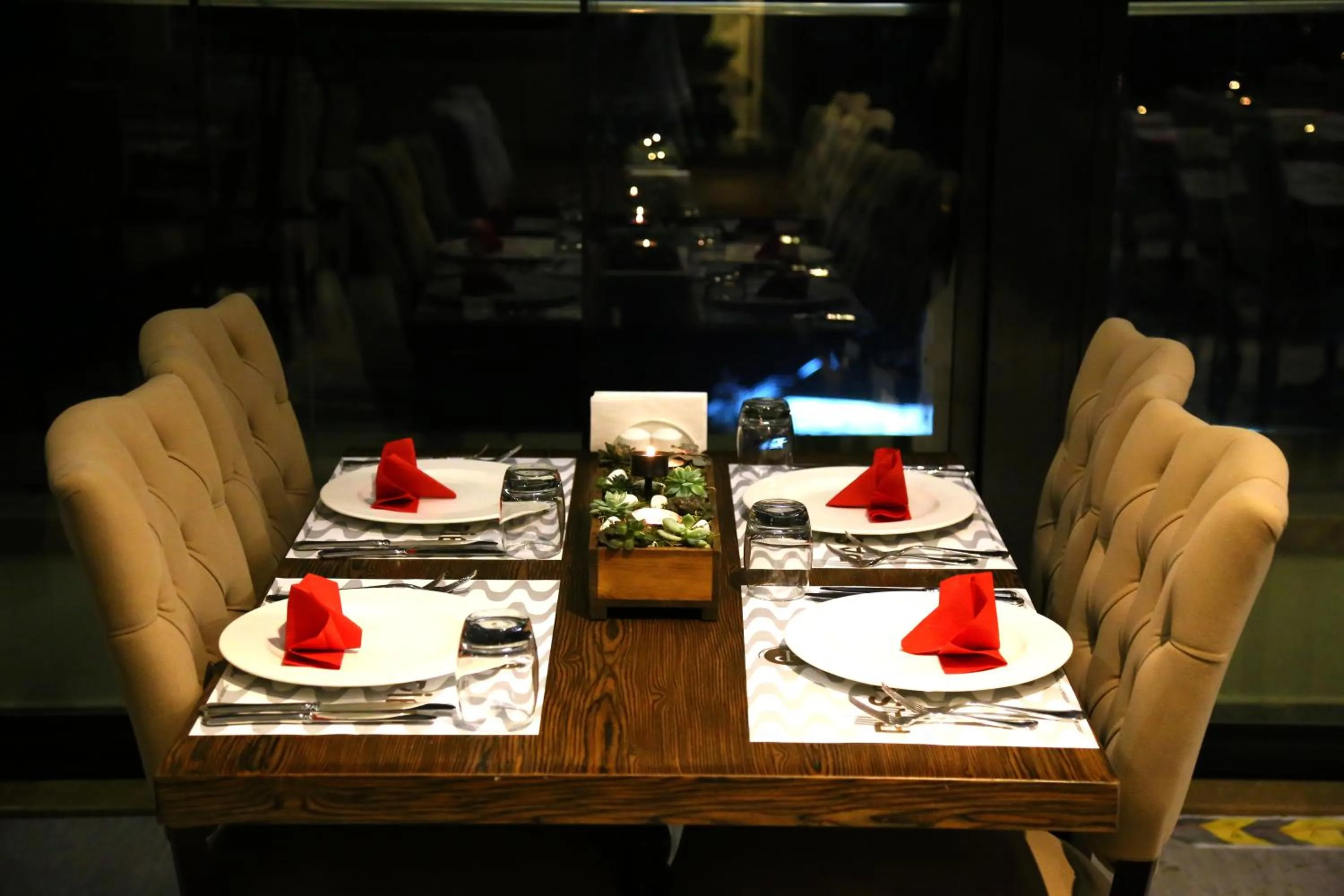 Food and drinks in Pasaport Pier Hotel