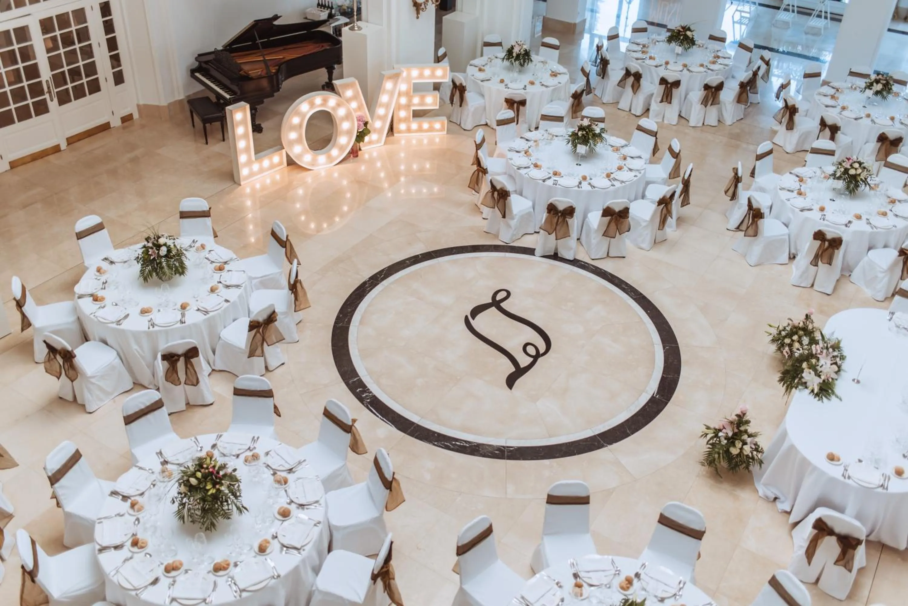 Meeting/conference room in Eurostars Gran Hotel La Toja