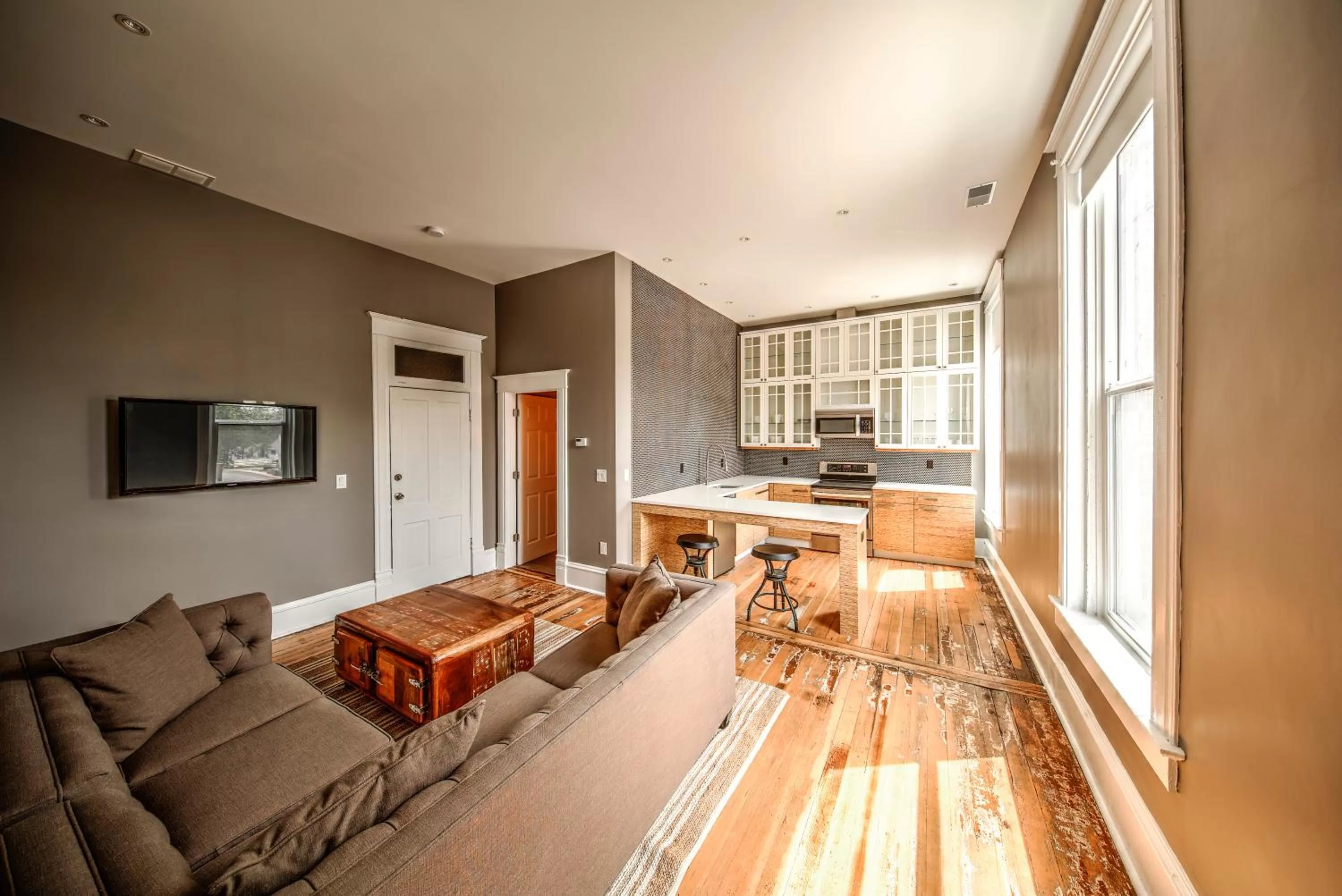 TV and multimedia in The Harkness Hotel