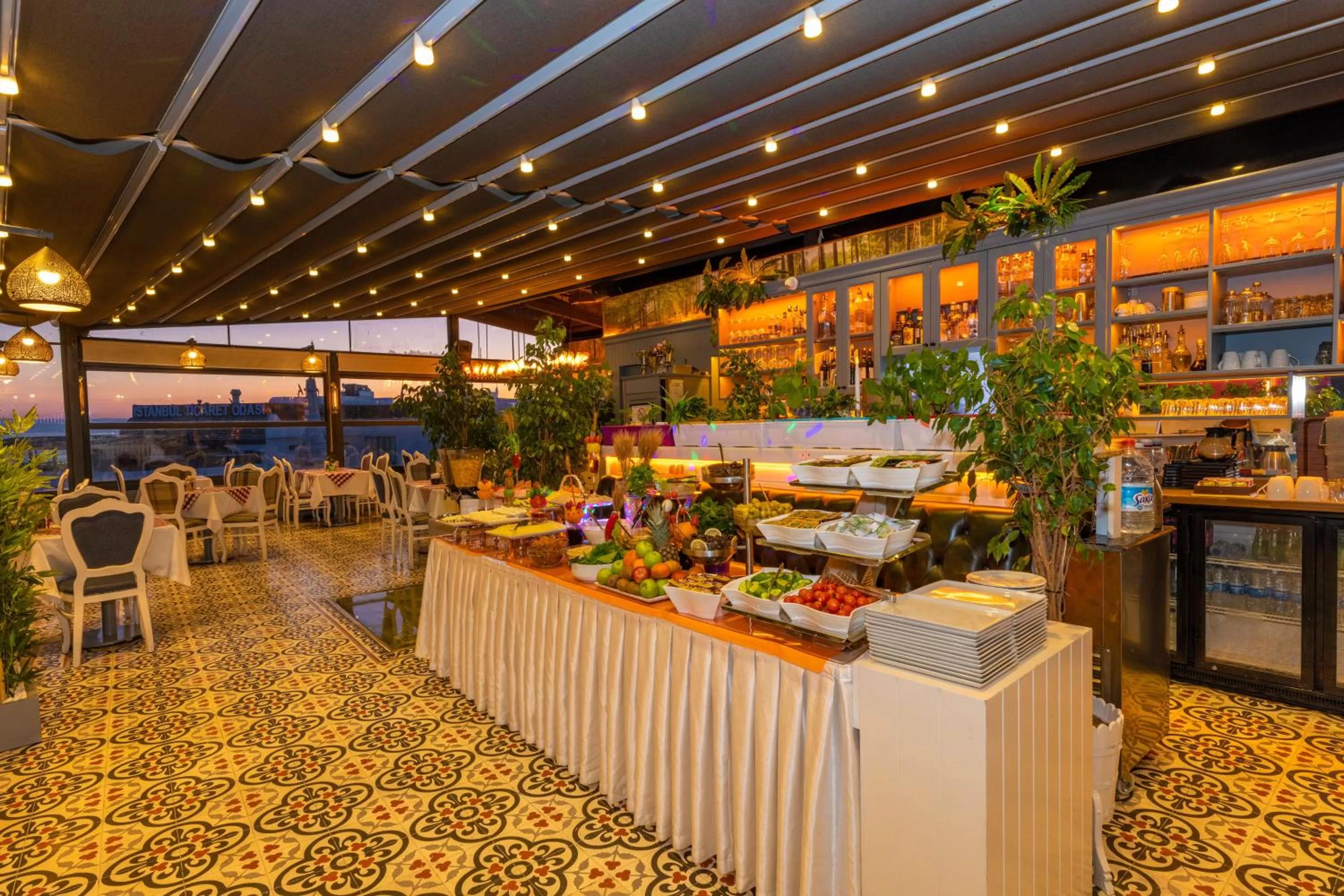 Restaurant/places to eat in Alpek Hotel