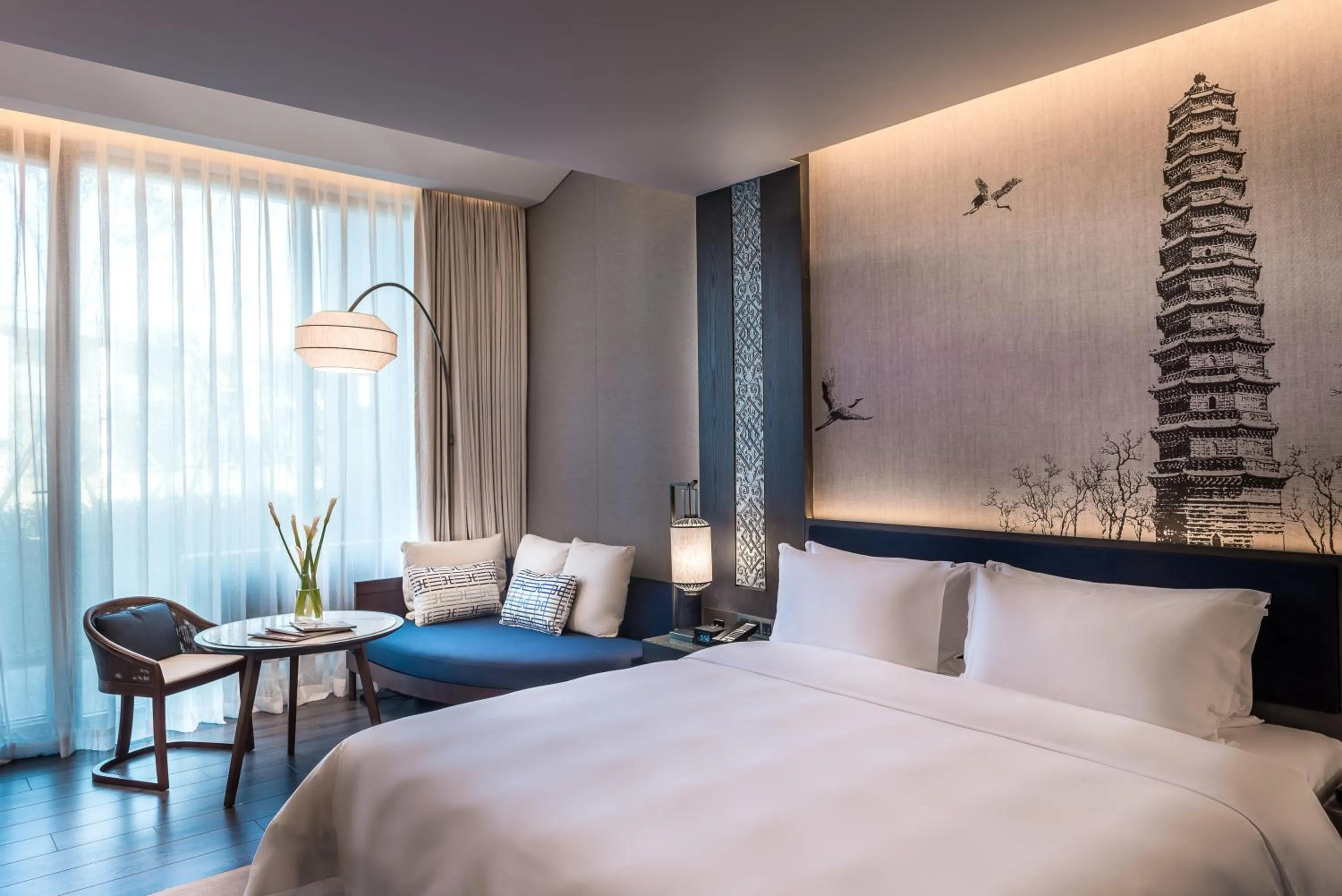 Photo of the whole room, Bed in Pullman Kaifeng Jianye