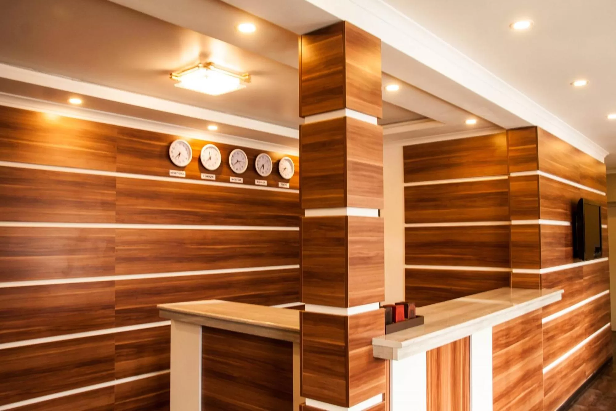 Lobby or reception in Salut Hotel