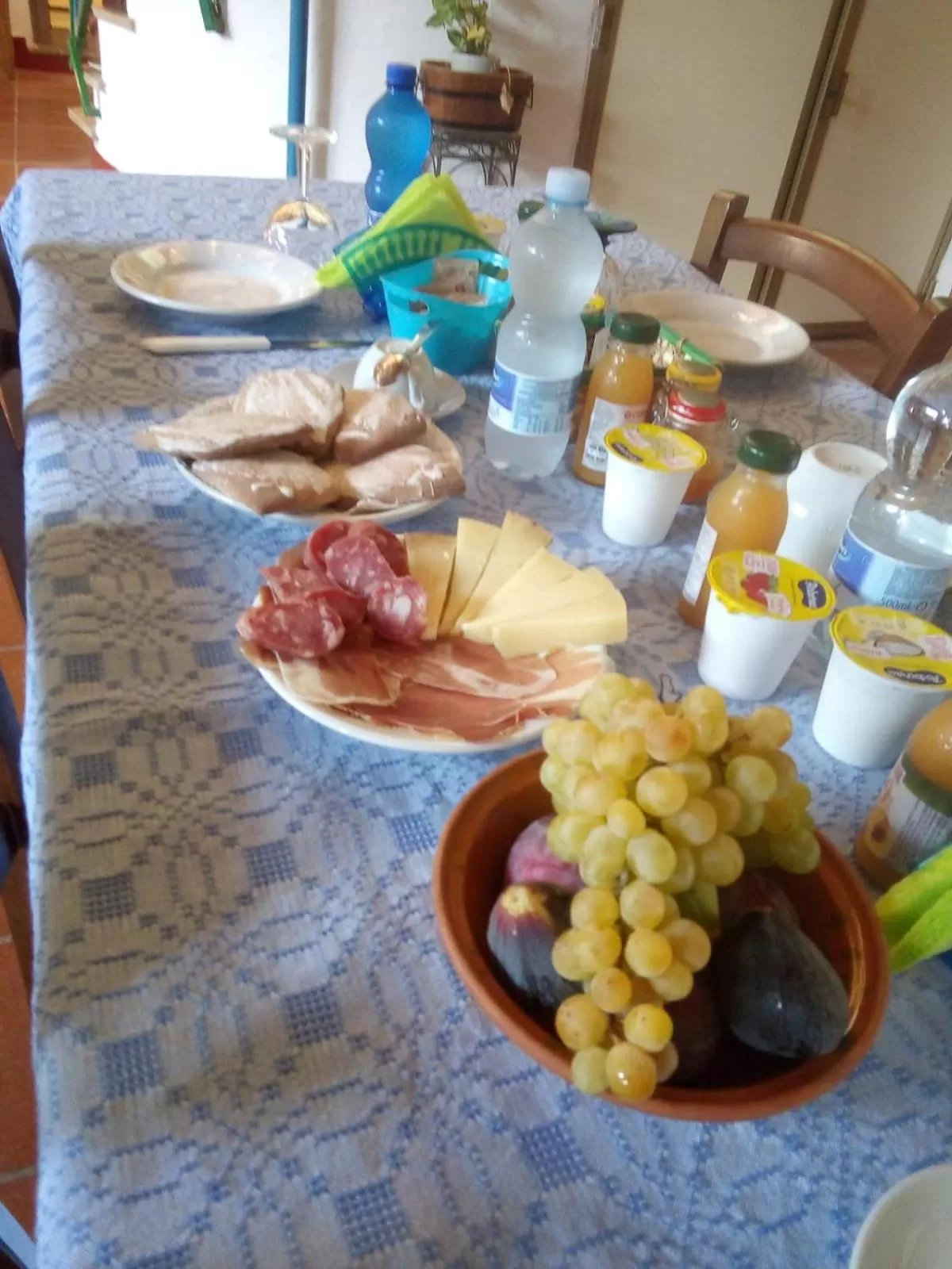 Breakfast in Bed & Breakfast Paui