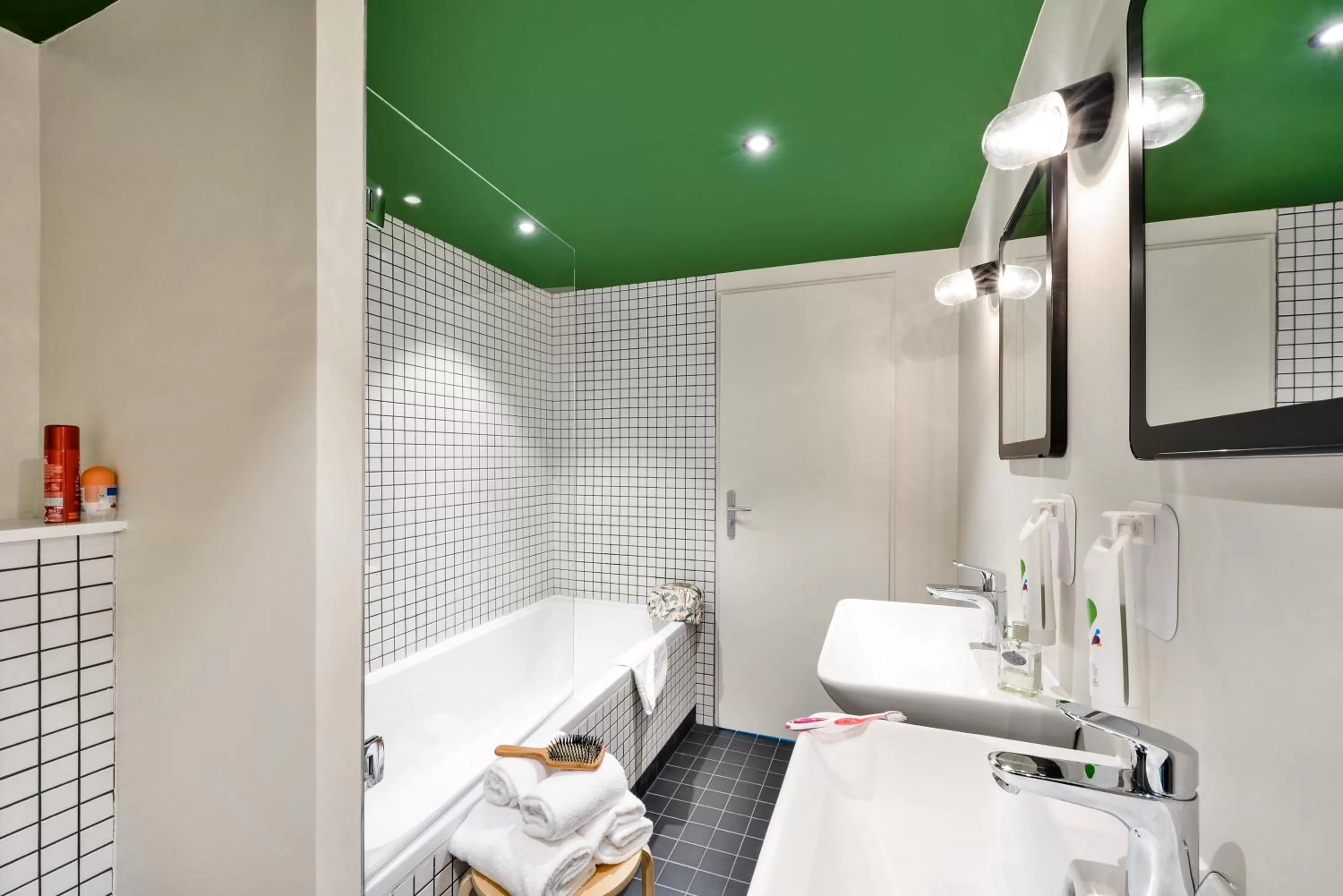 Bathroom in ibis Styles Lyon Meyzieu Arena Stadium