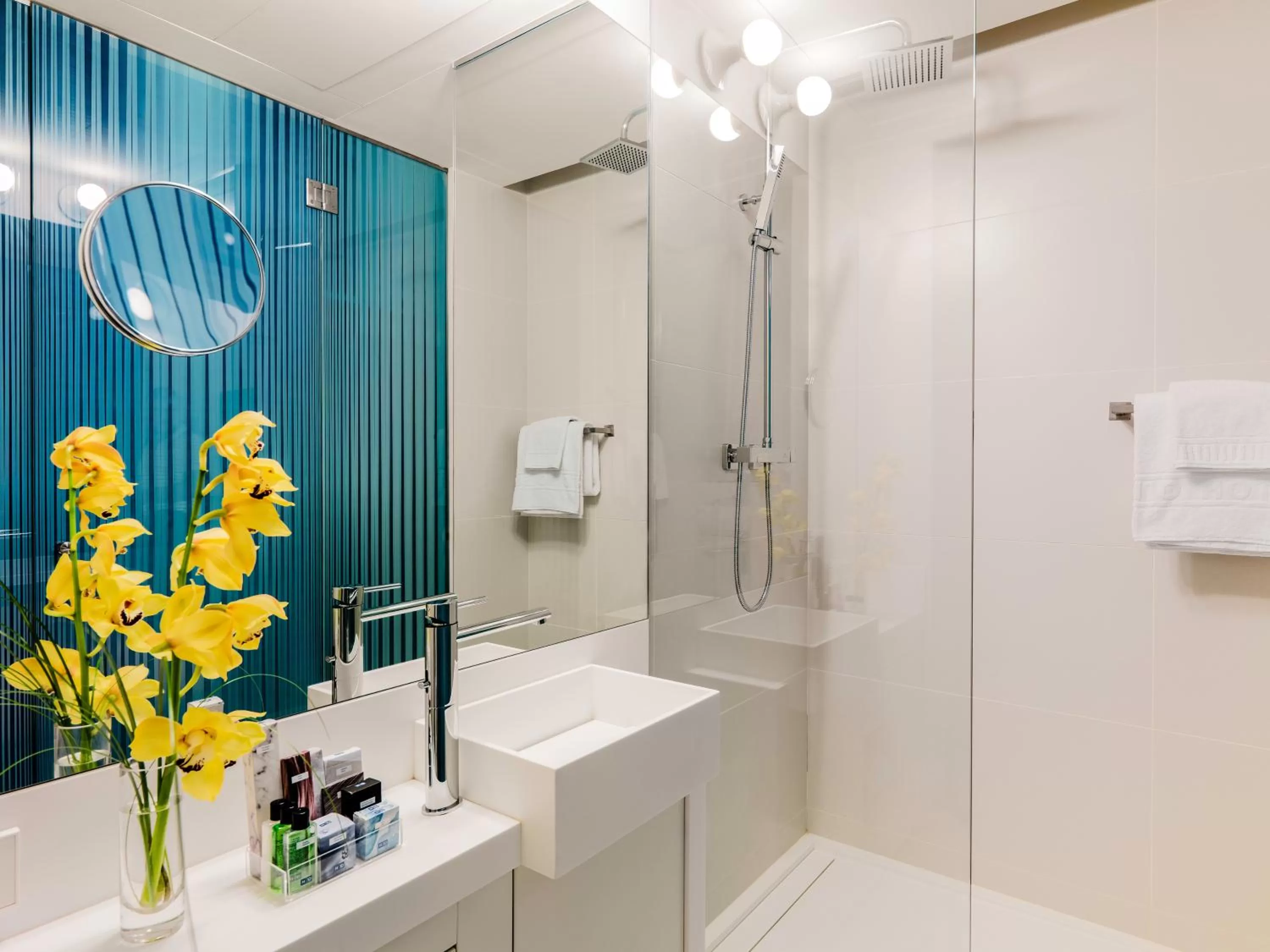 Bathroom in H10 Urquinaona Plaza