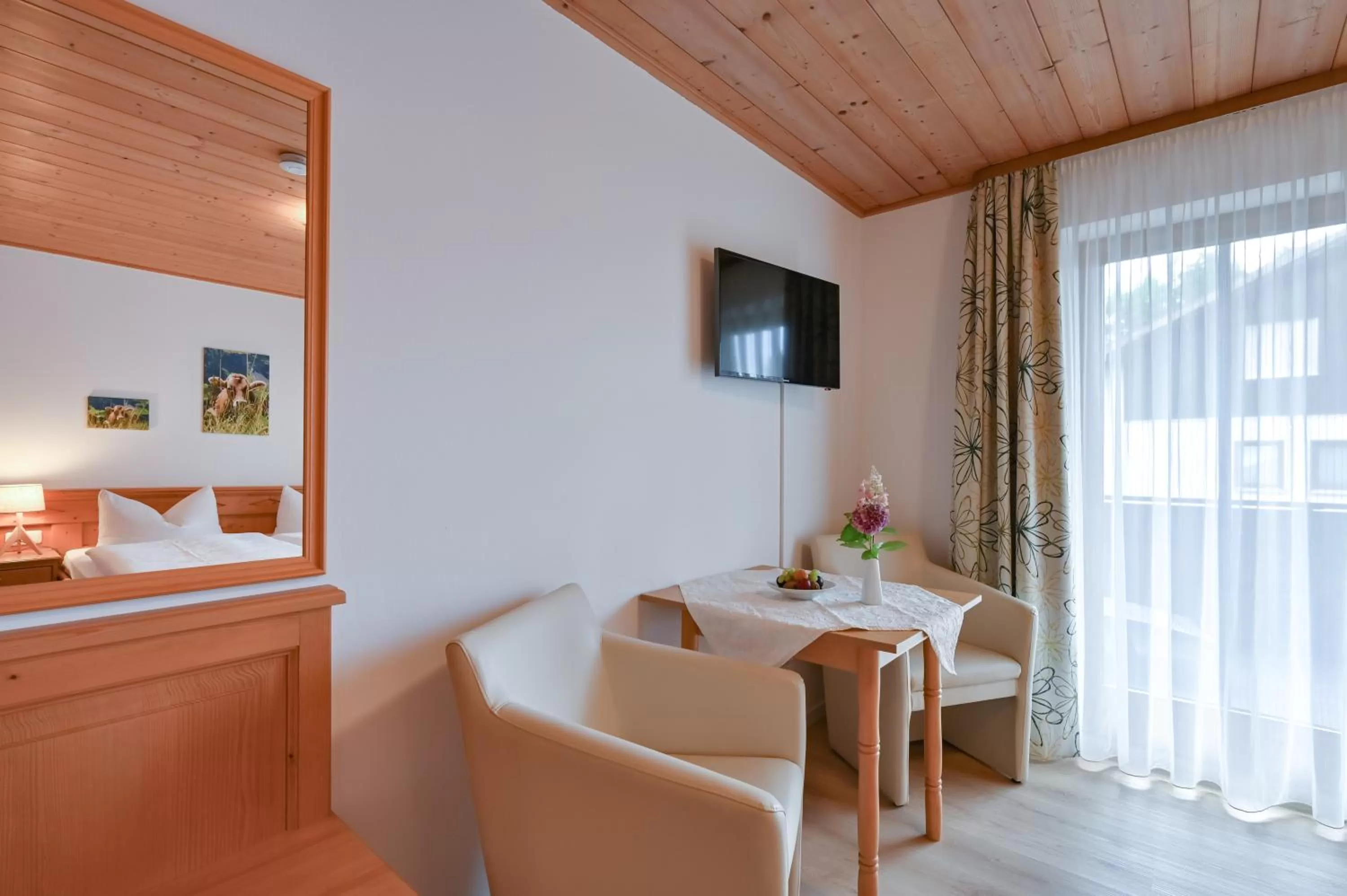 Photo of the whole room in Landhaus Grobert