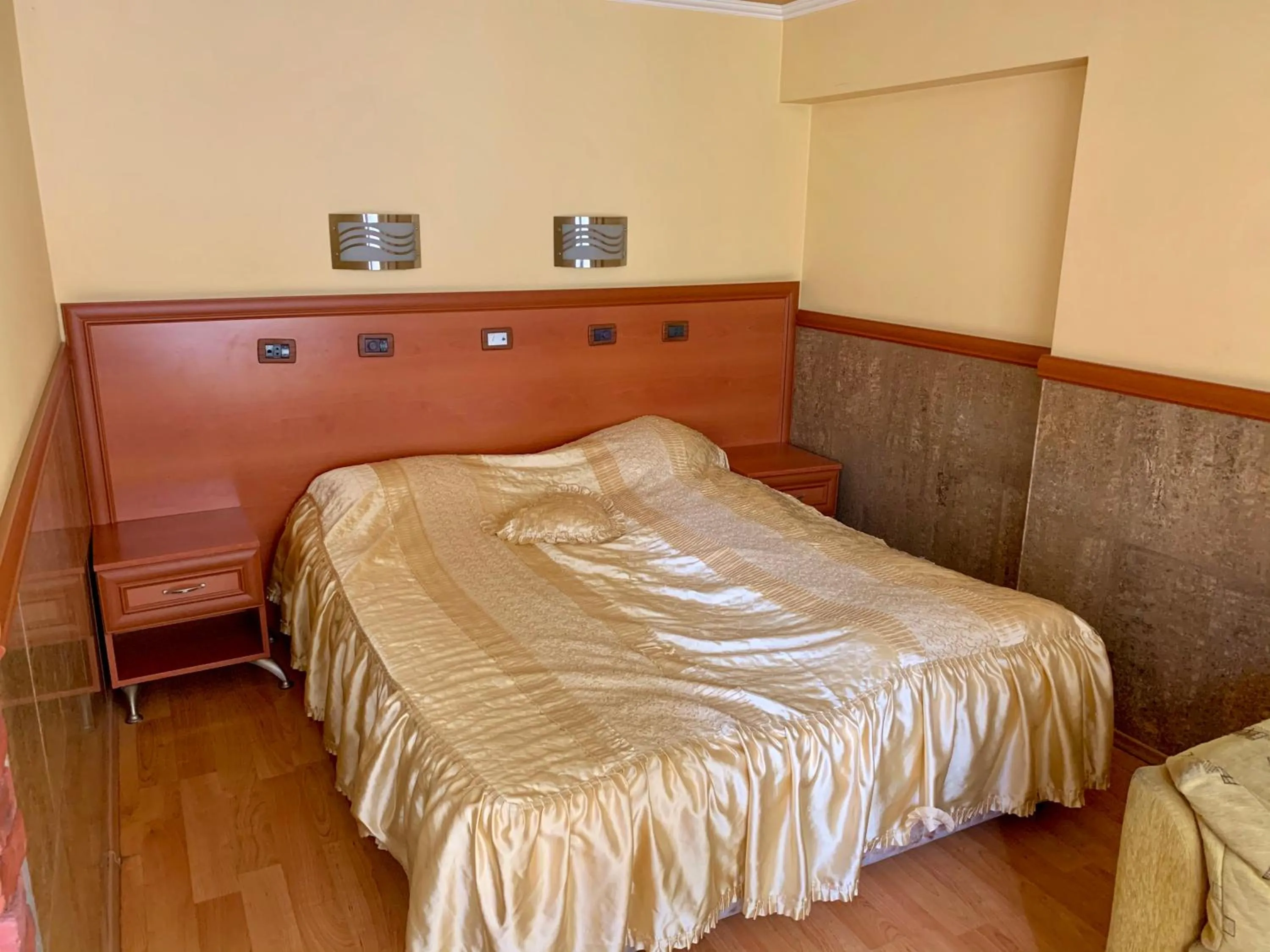 Bedroom, Bed in California Hotel