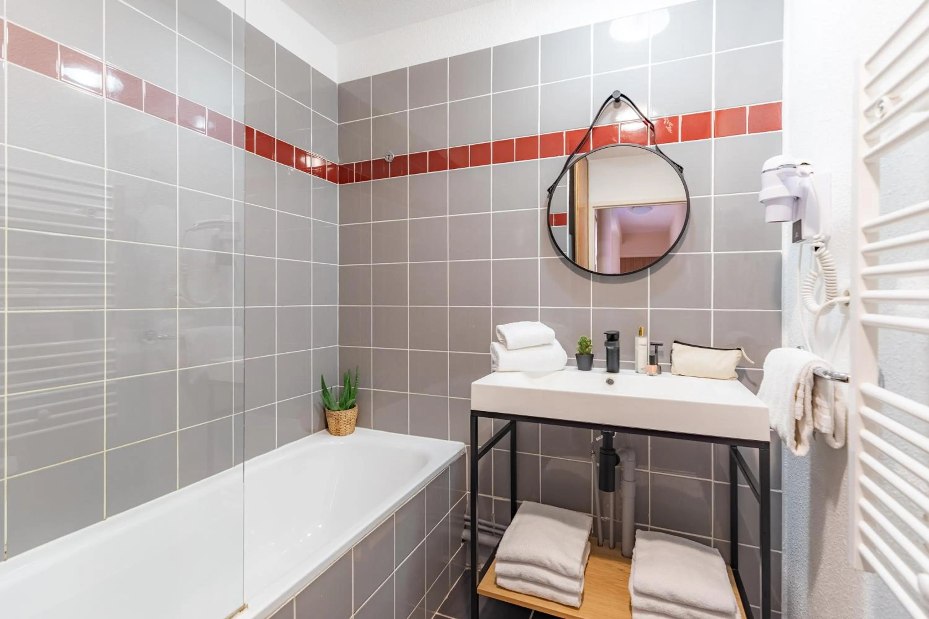 Bathroom in Appart'City Classic Toulouse Saint-Simon