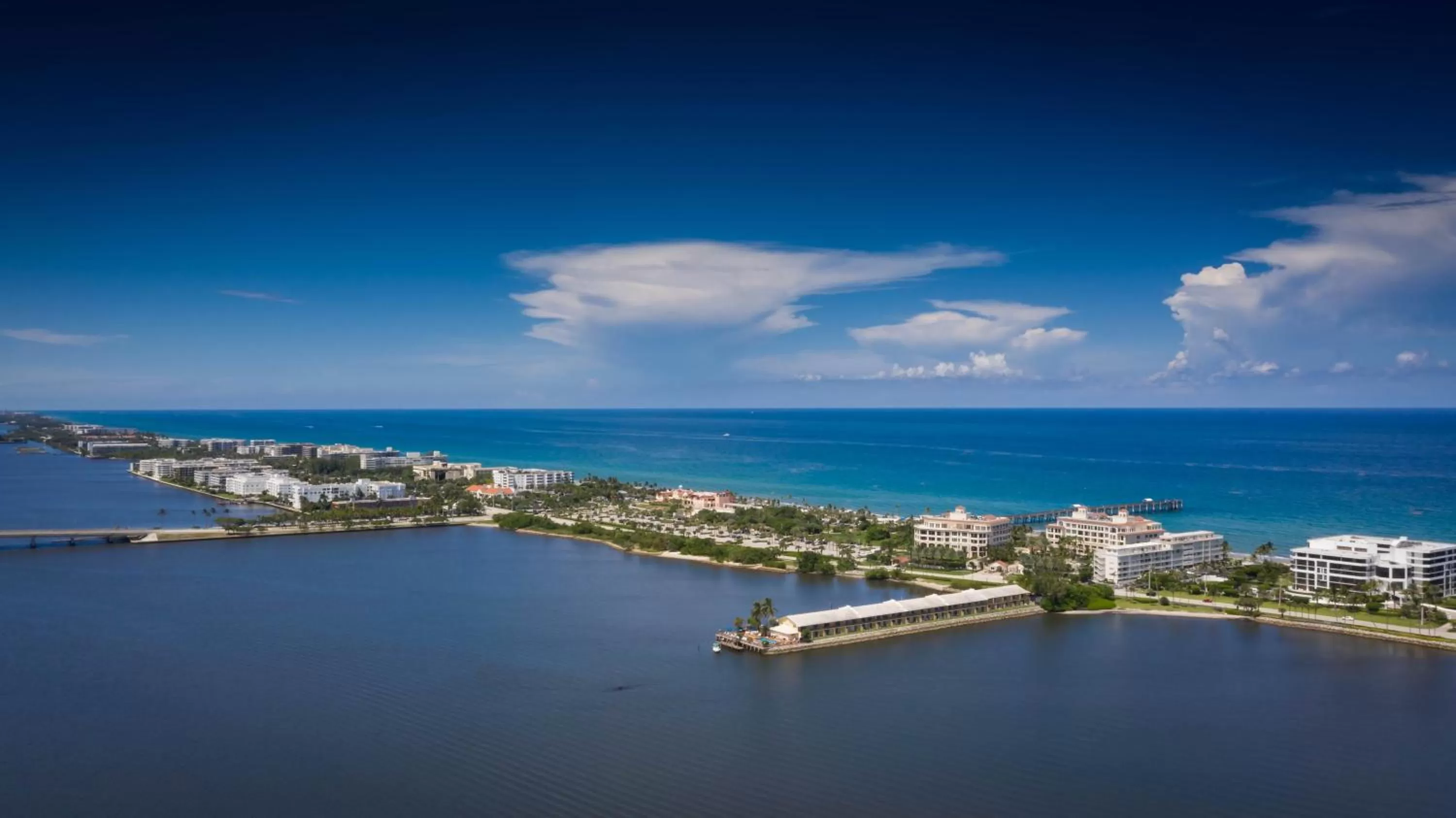 Neighbourhood, Bird's-eye View in Palm Beach Waterfront Condos - Full Kitchens!