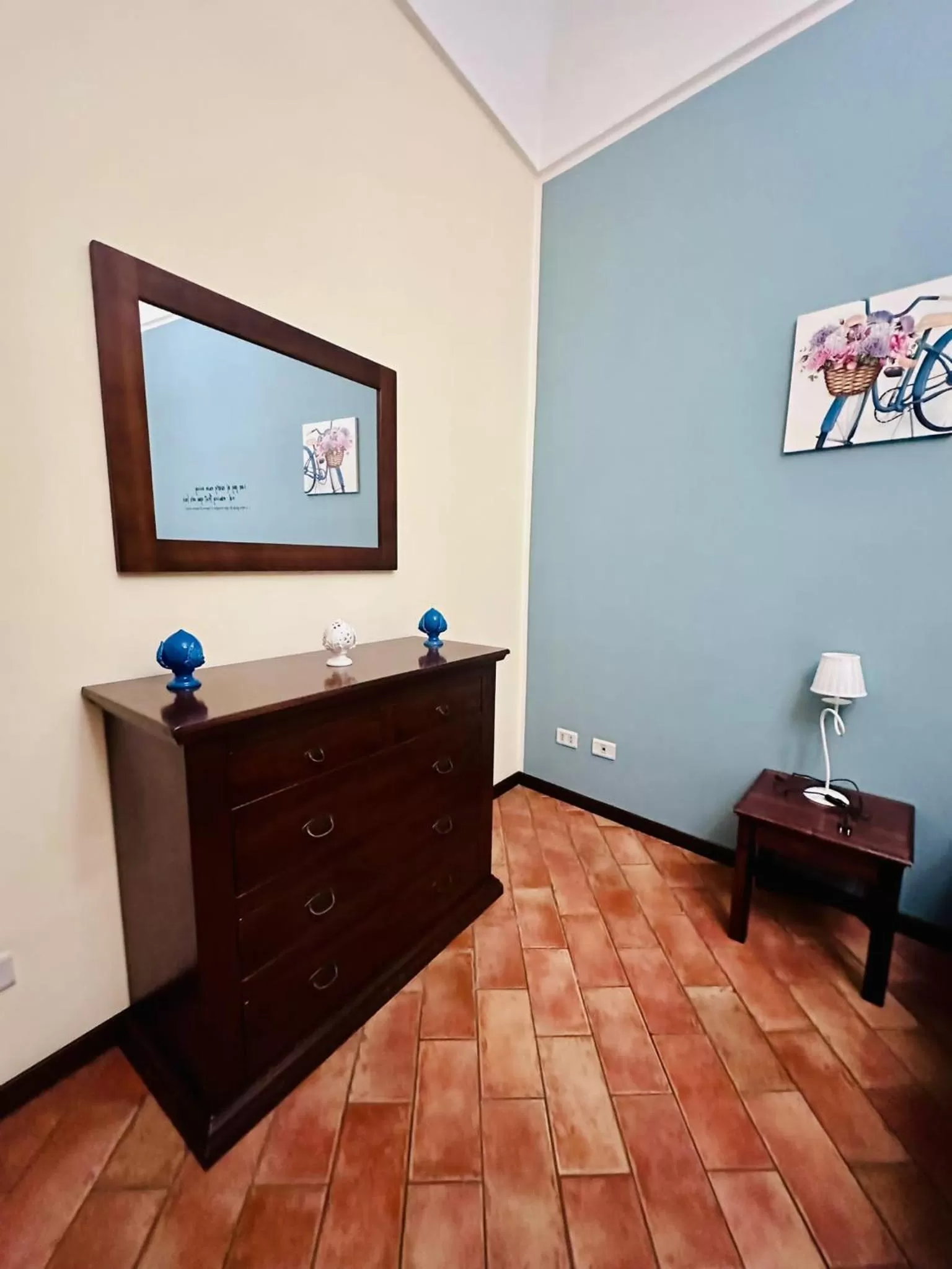 TV/Entertainment Center in Cuore di Palermo