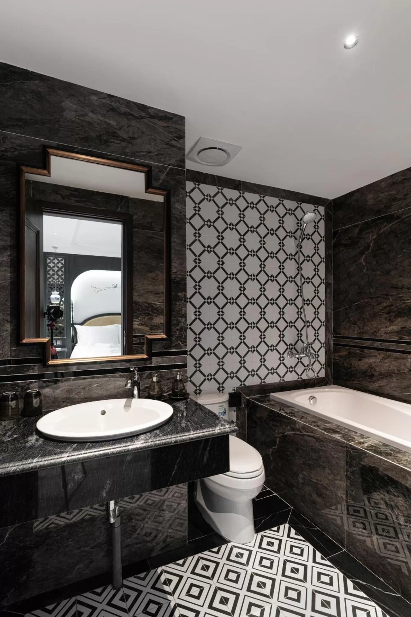 Bath, Bathroom in Paradise Suites Nguyen Khuyen