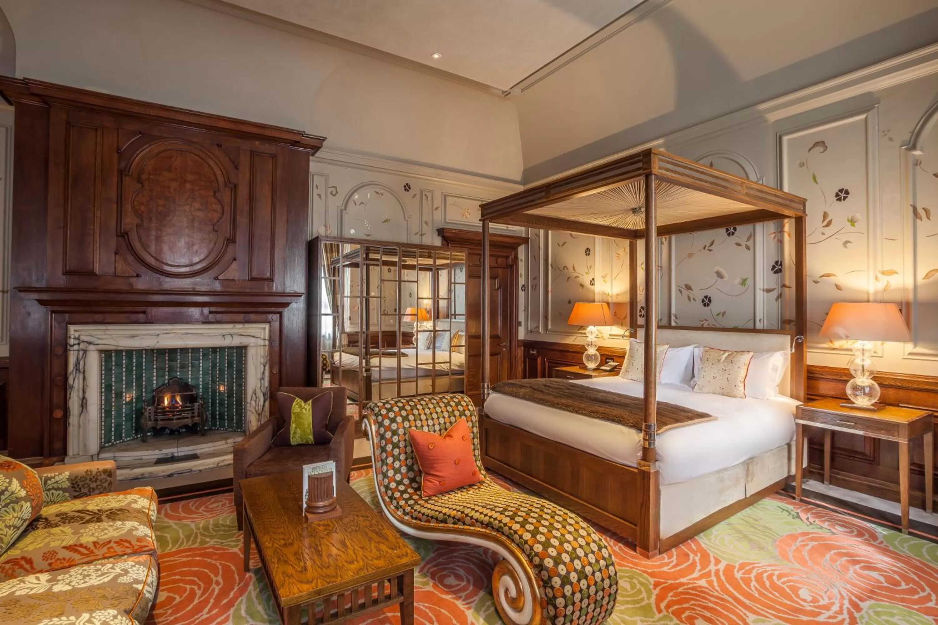 Bed in The Roseate Reading