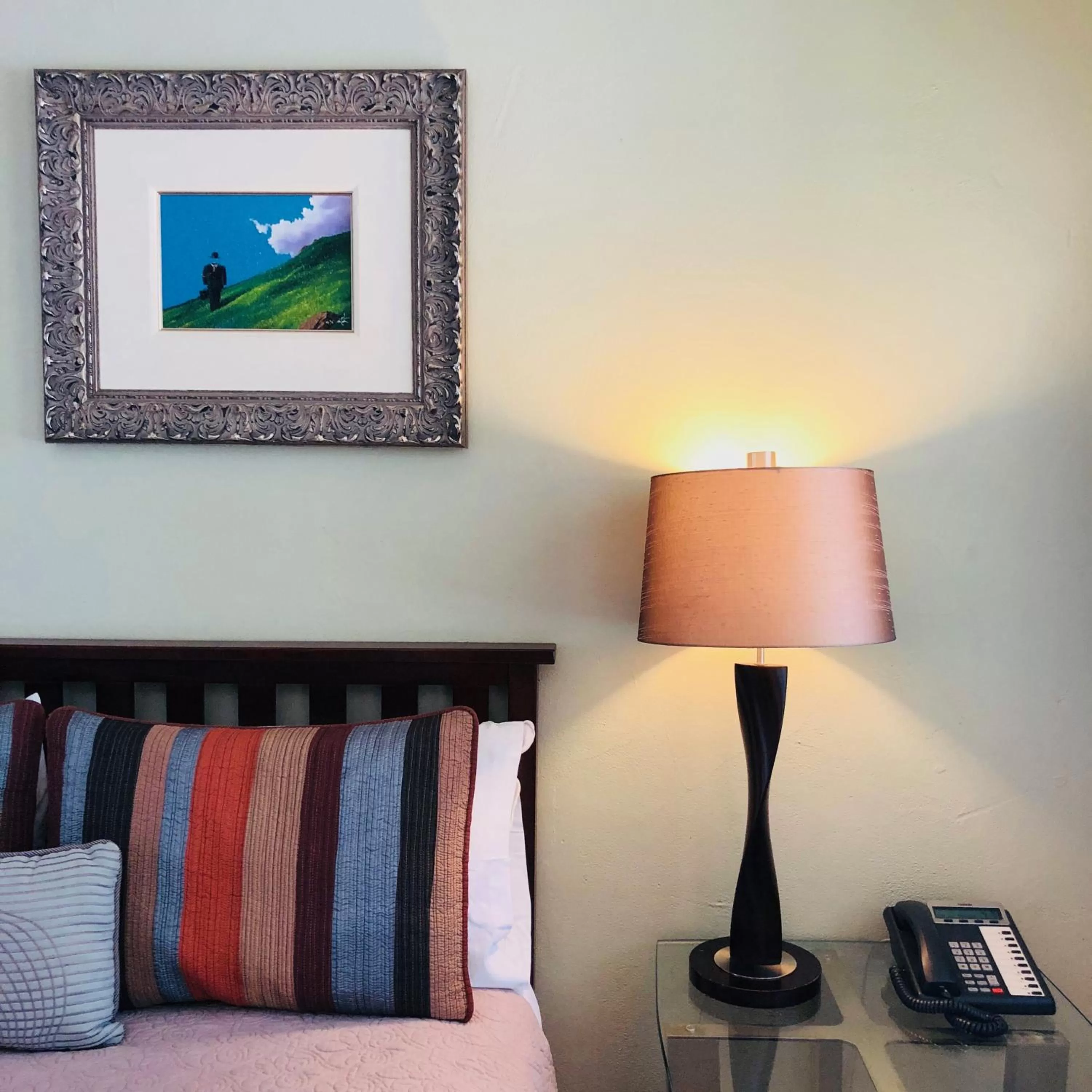 Queen's Inn By The River