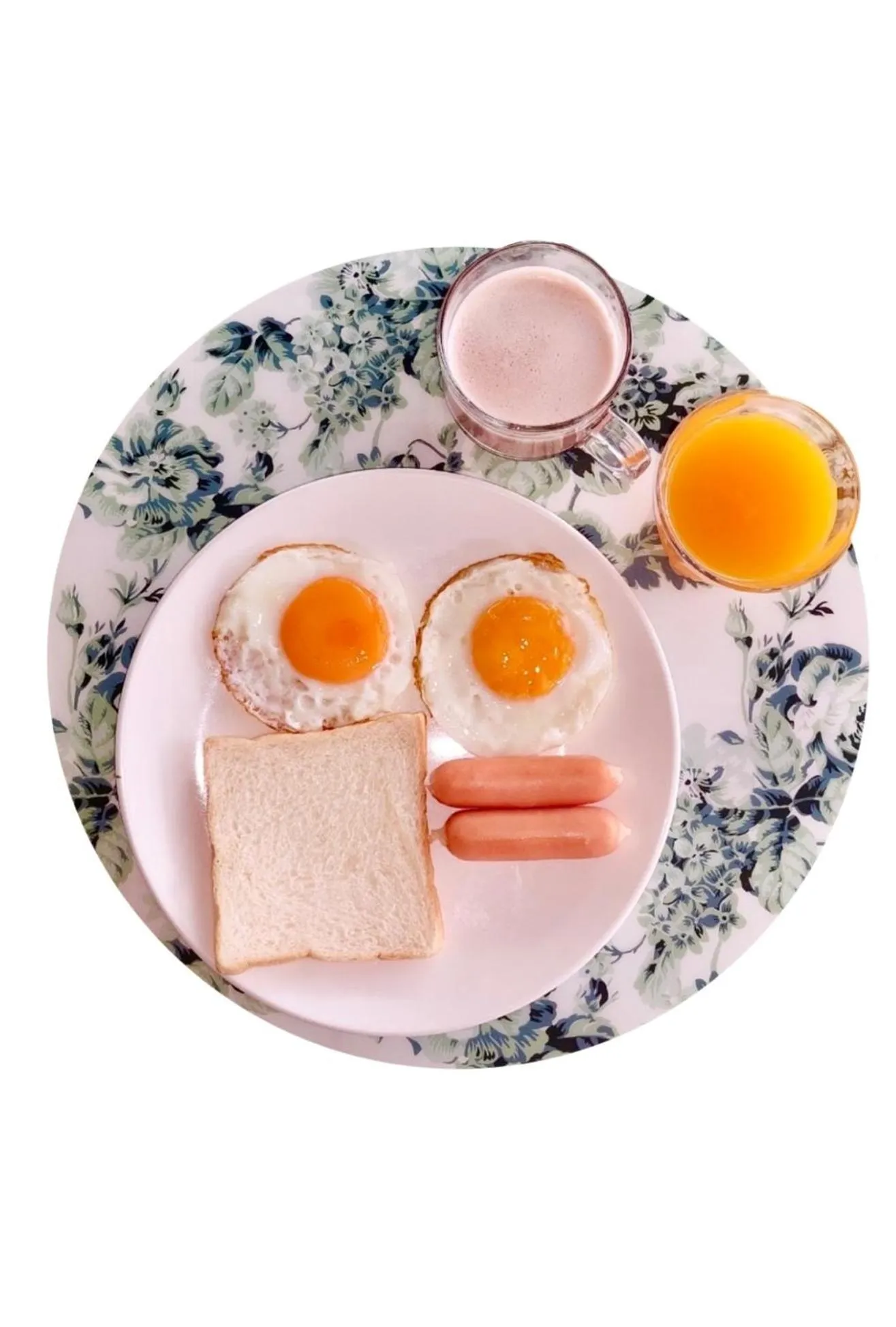 Breakfast in Retro Box Hotel Chumphon