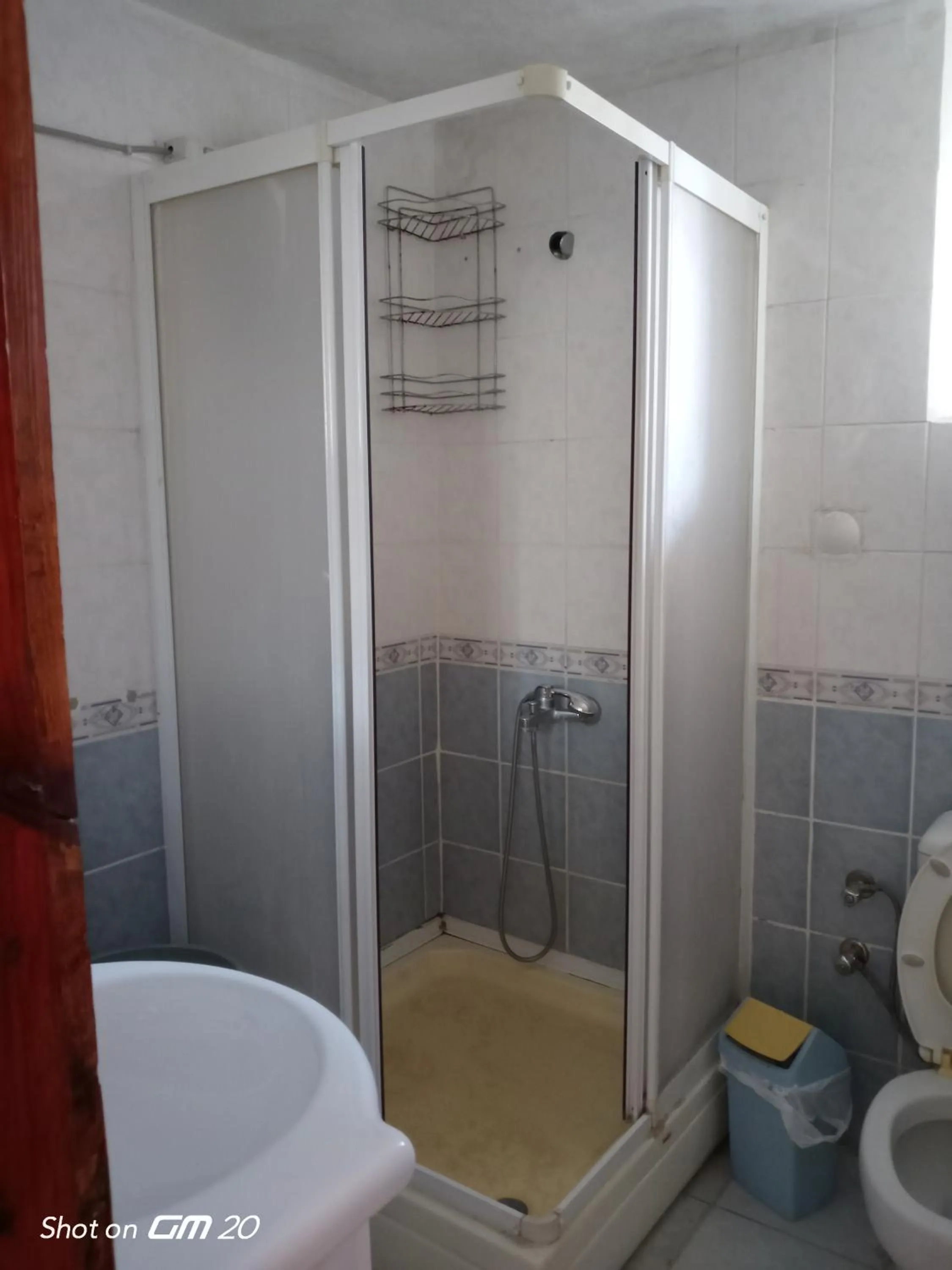 Shower in HZD Apartments Hostel