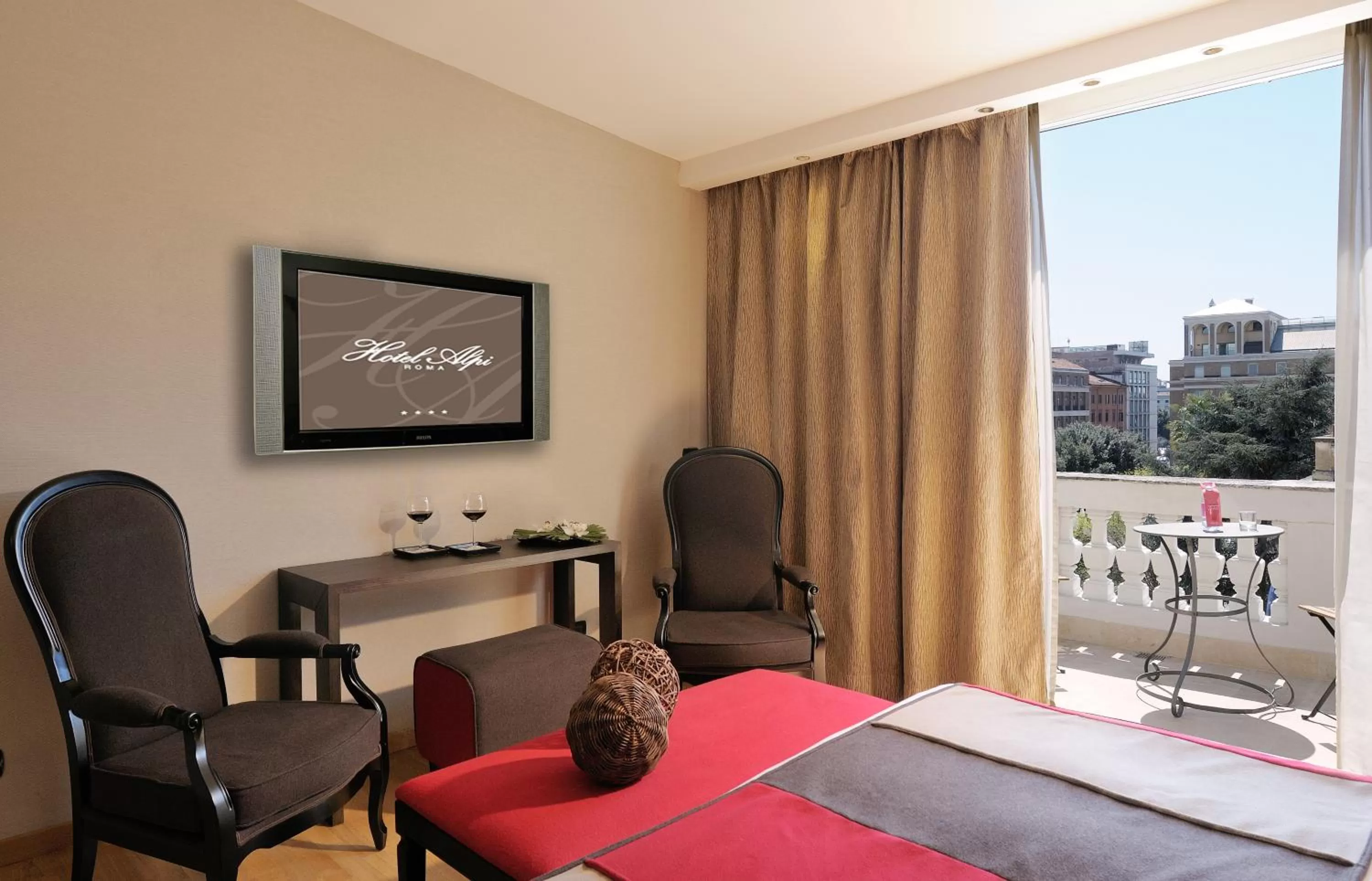 Balcony/Terrace, Bed in Alpi Hotel