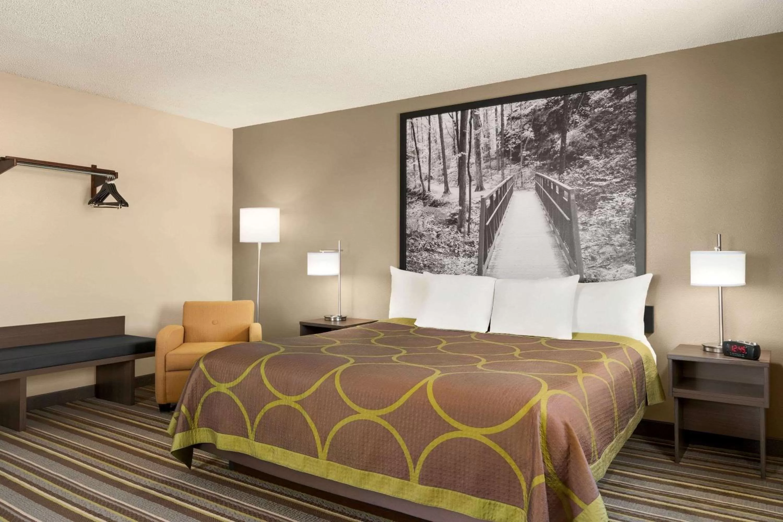 Photo of the whole room, Bed in Super 8 by Wyndham Liberal KS