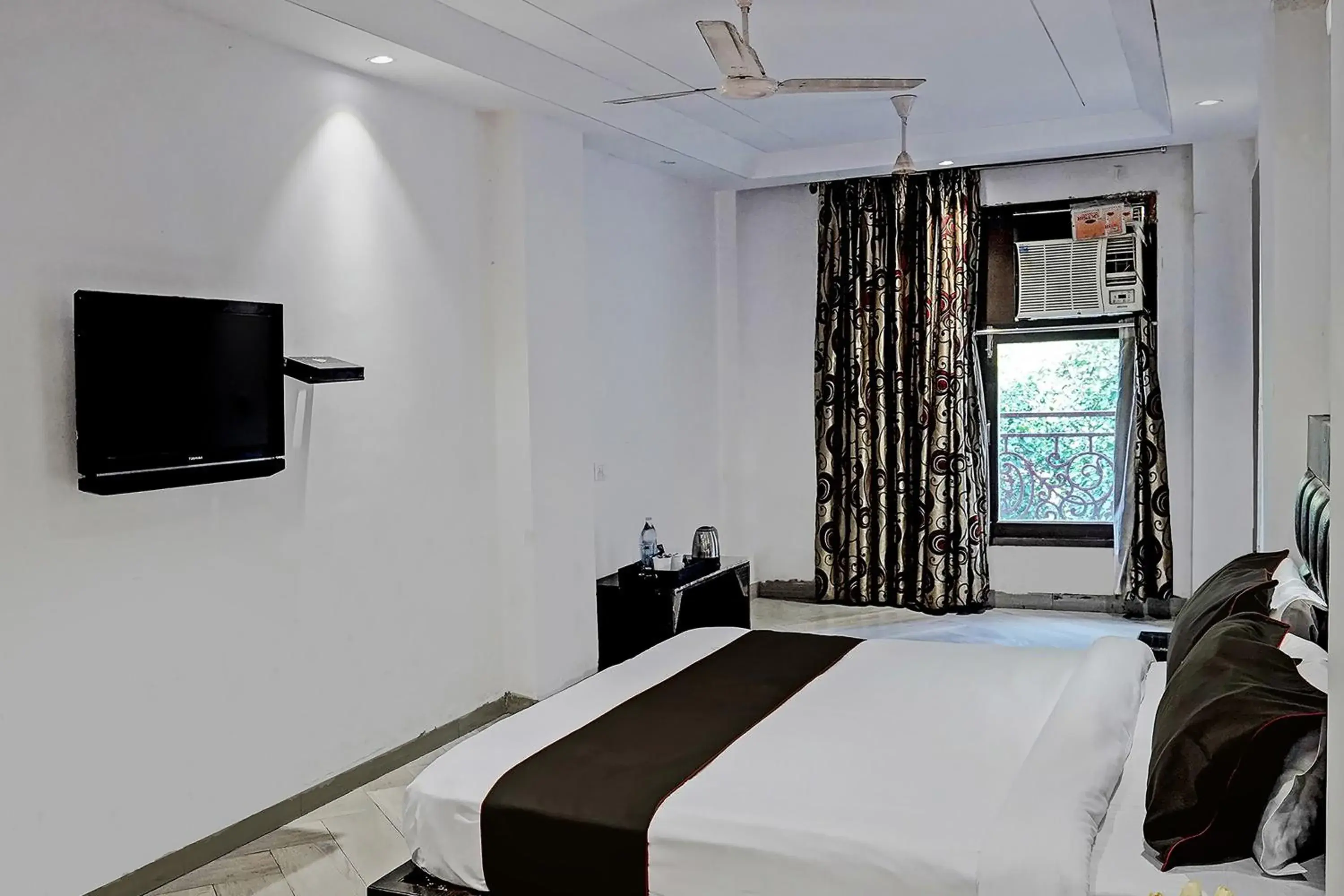 FabExpress Lotus Palace FabExpress Lotus Palace