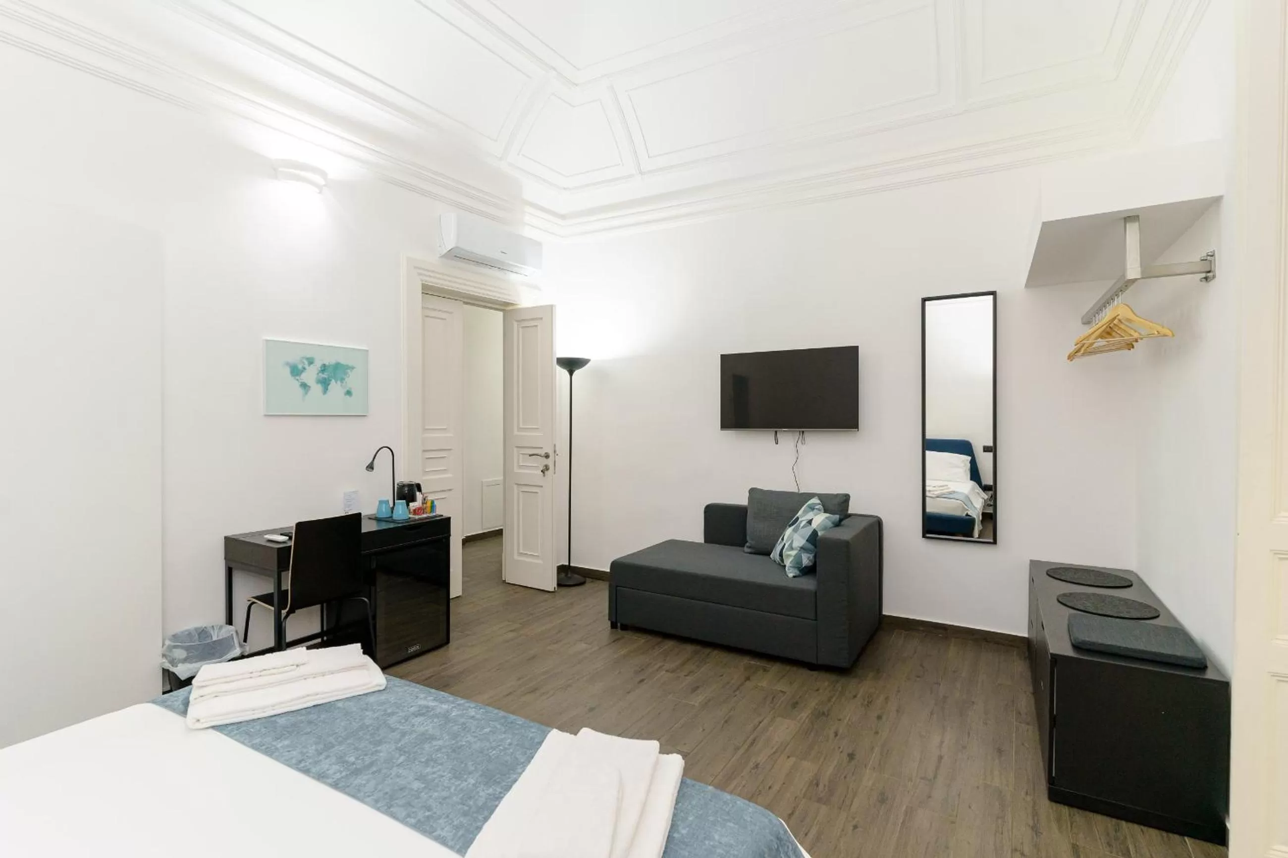 TV and multimedia, TV/Entertainment Center in SiSTO18