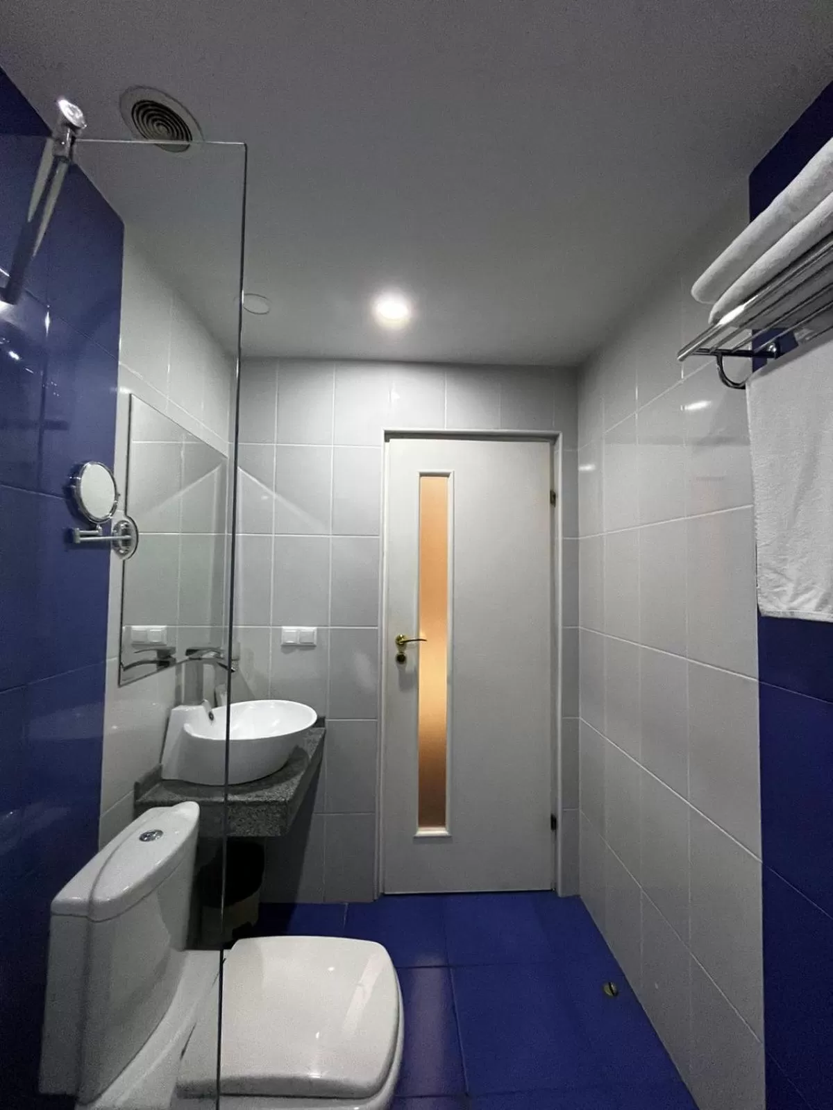 Toilet in Royal Plaza by Stellar Hotels, Yerevan