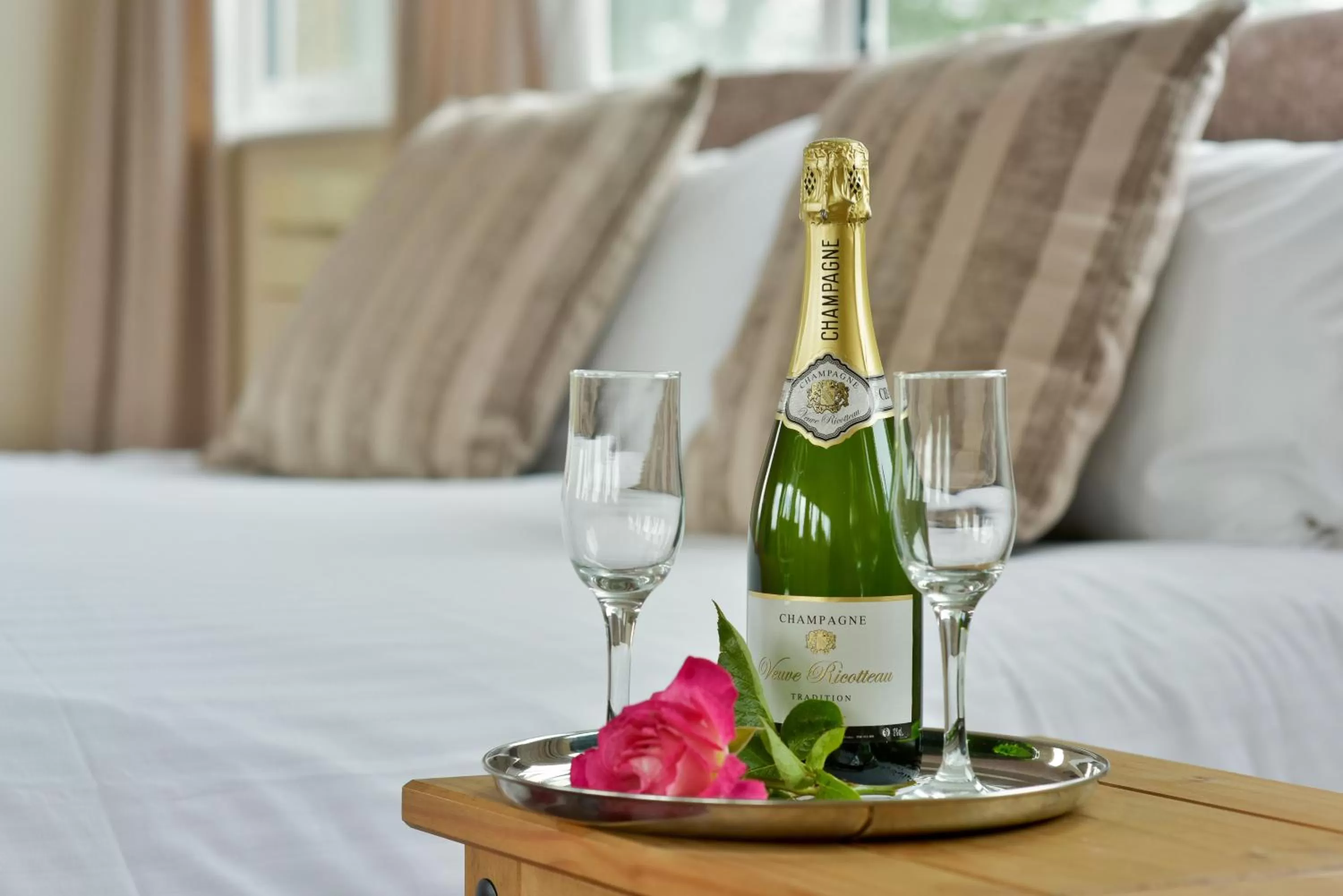 Alcoholic drinks, Bed in Edenhall Country Hotel