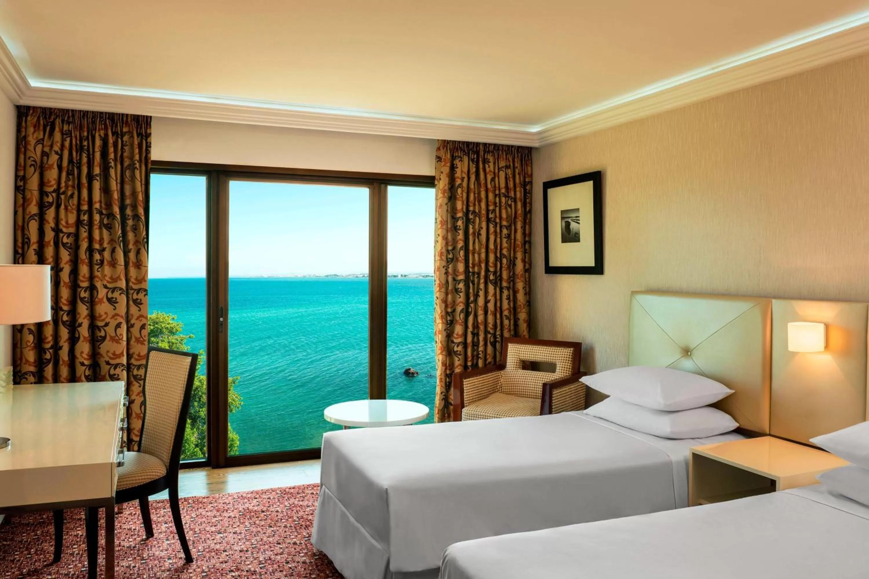 Photo of the whole room, Bed in Sheraton Djibouti