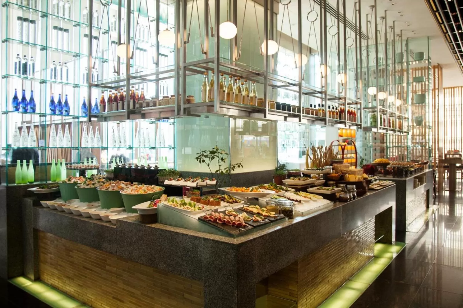 Restaurant/places to eat in JW Marriott Pune