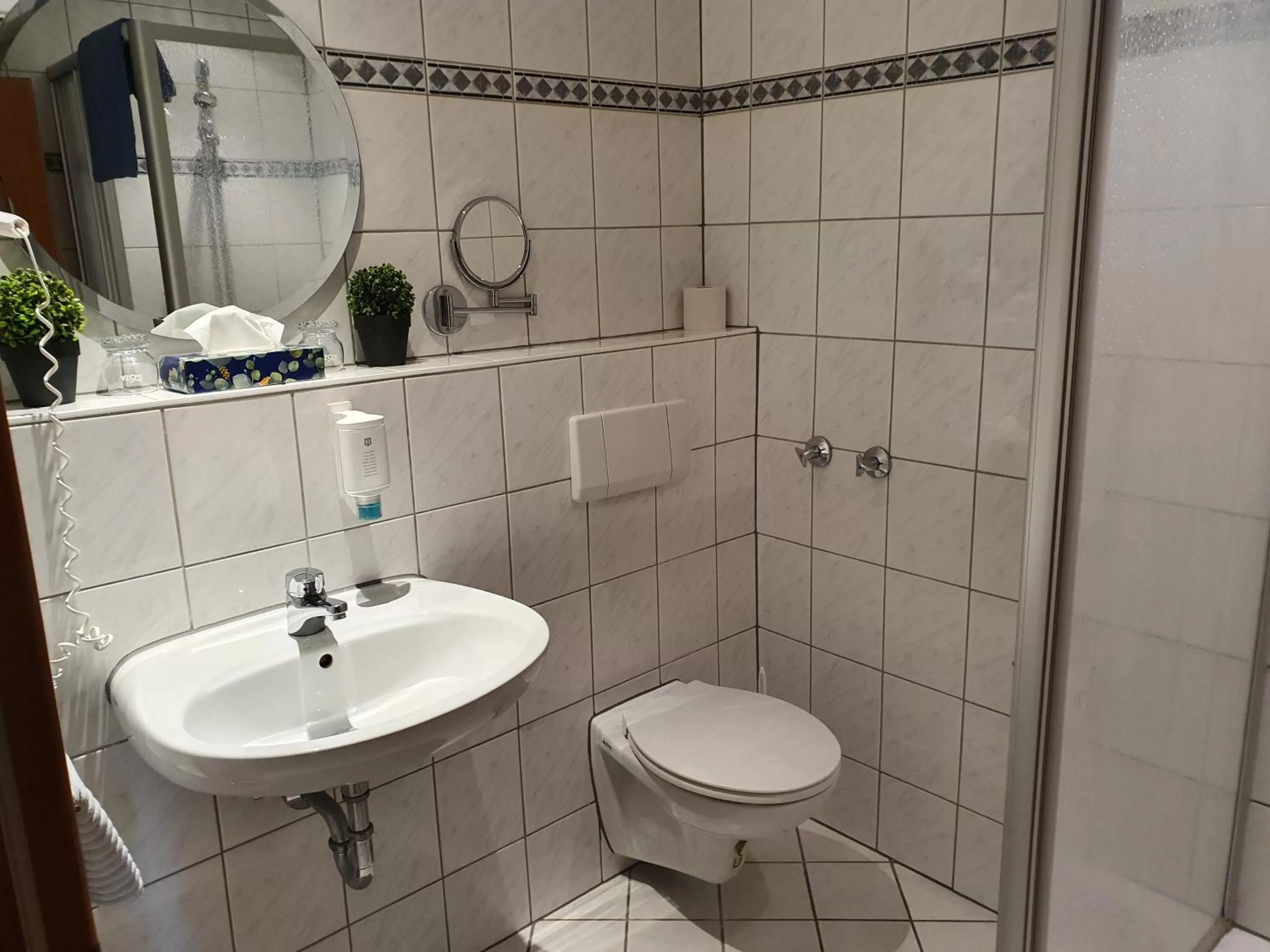 Bathroom in Olympia Hotel & Restaurant