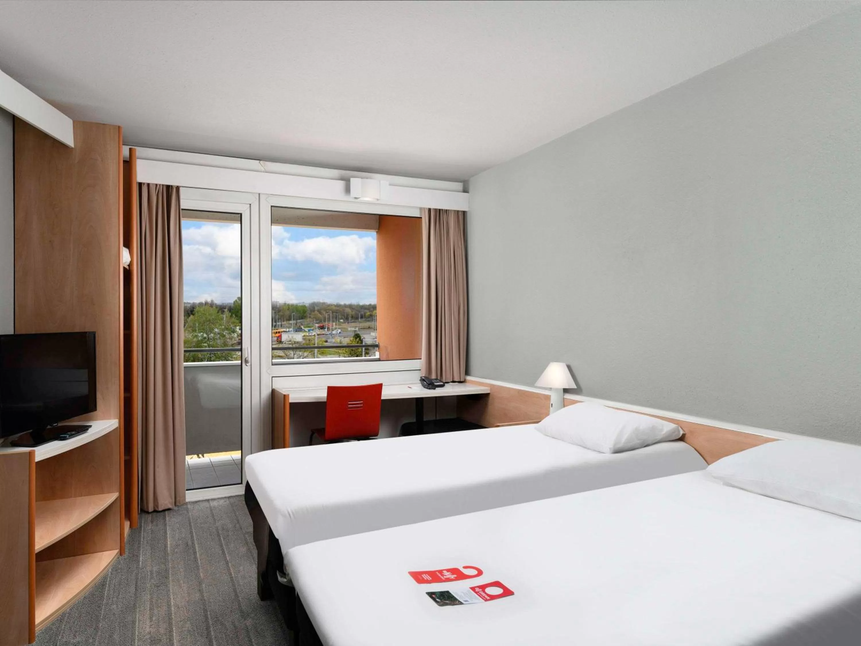 Standard Twin Room in Ibis Budapest Citysouth