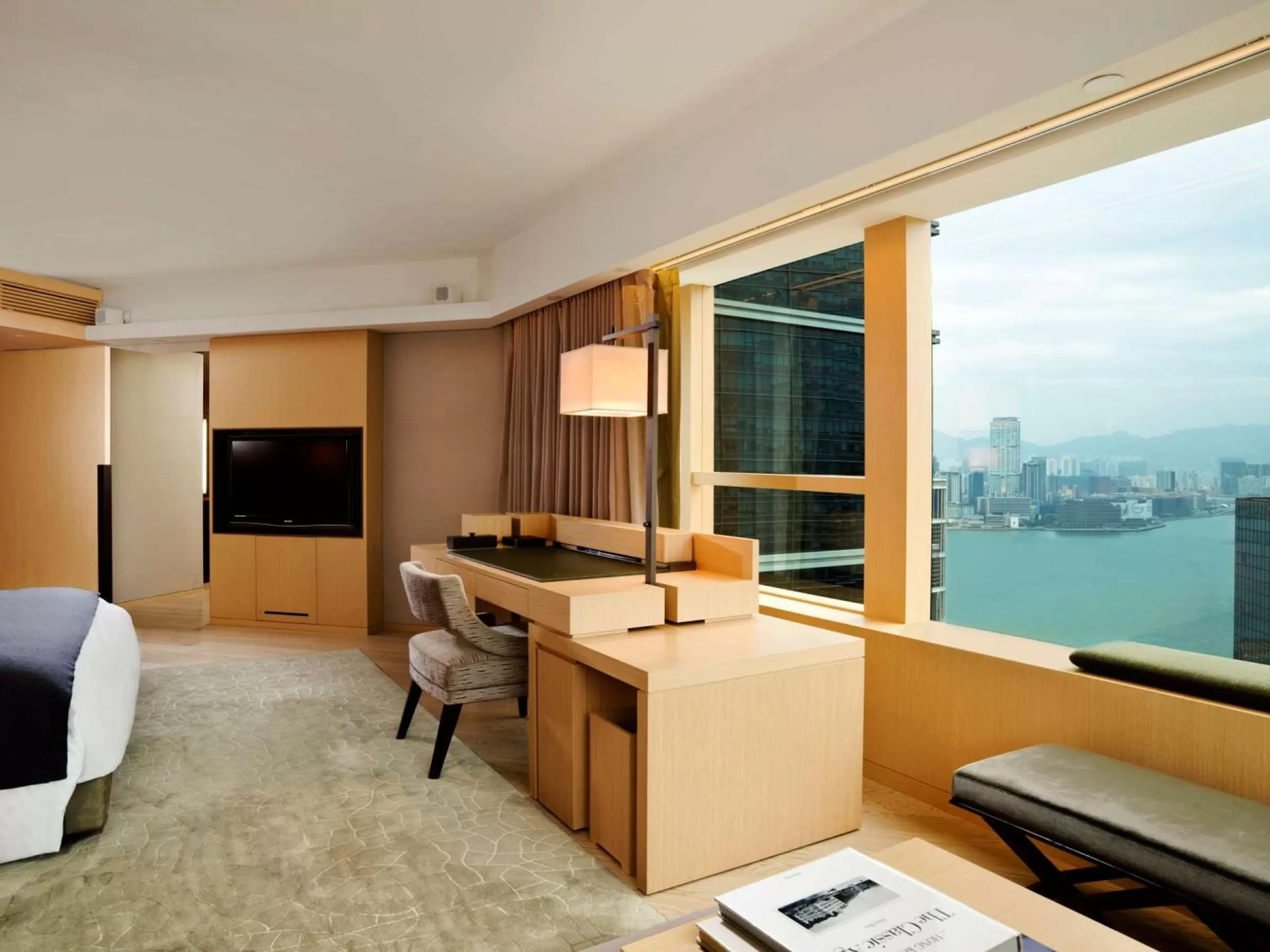 Photo of the whole room in Upper House Hong Kong