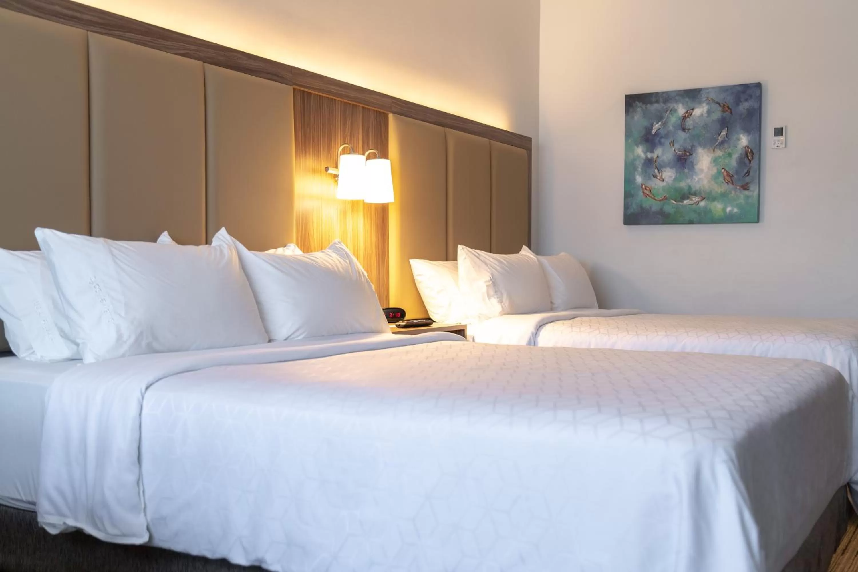 Bed in Holiday Inn Express & Suites - Ensenada Centro by IHG