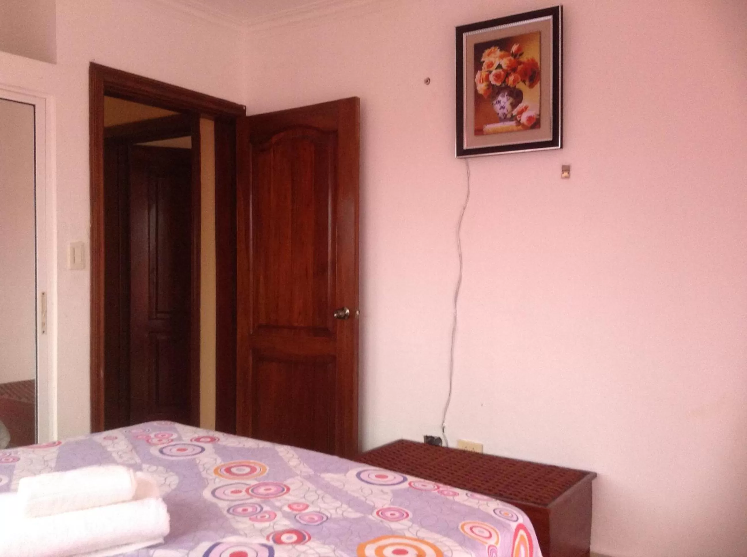 Bedroom, Bed in White Sands shared apartments