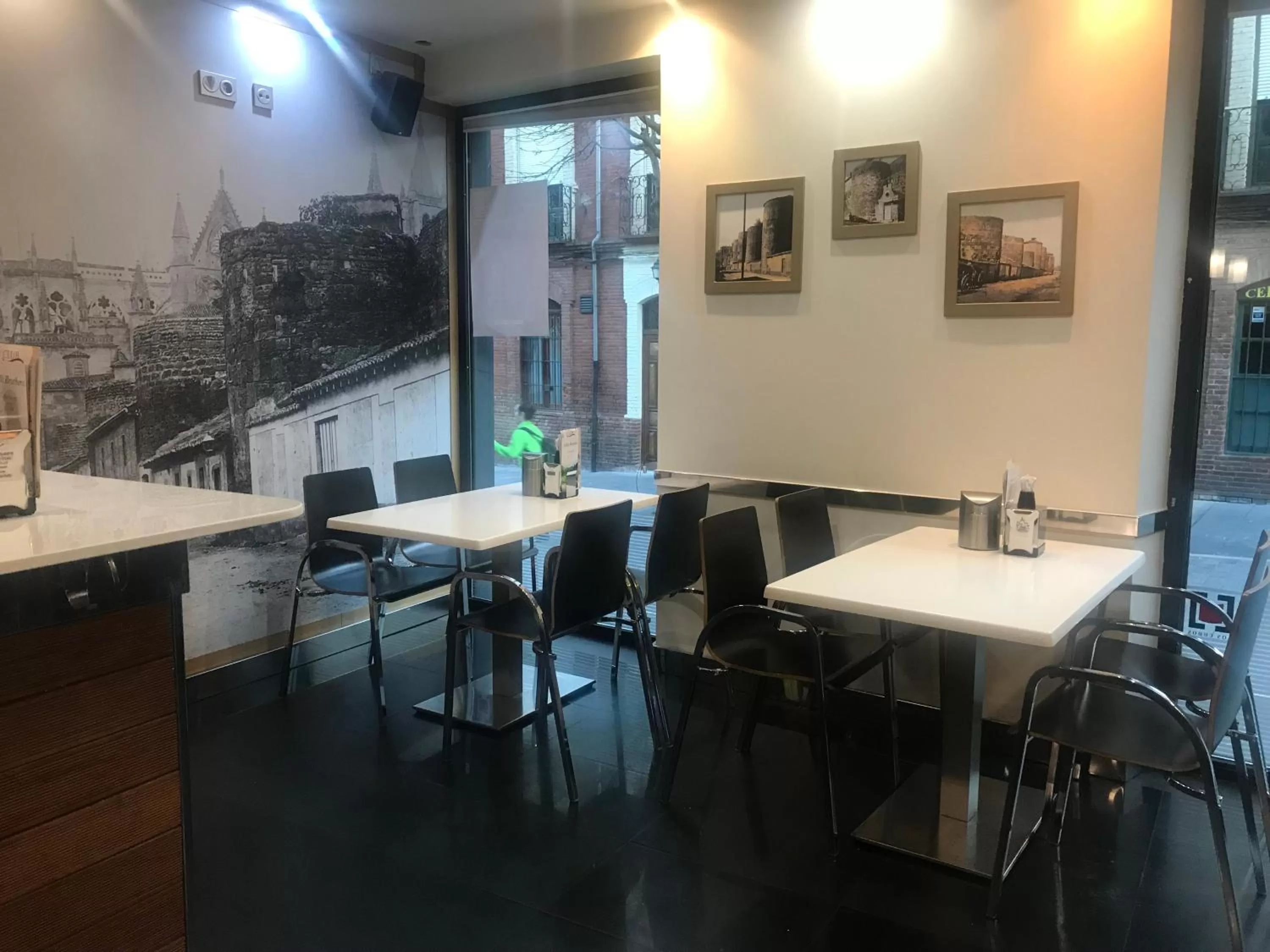 Restaurant/places to eat in Hotel Spa QH Centro León