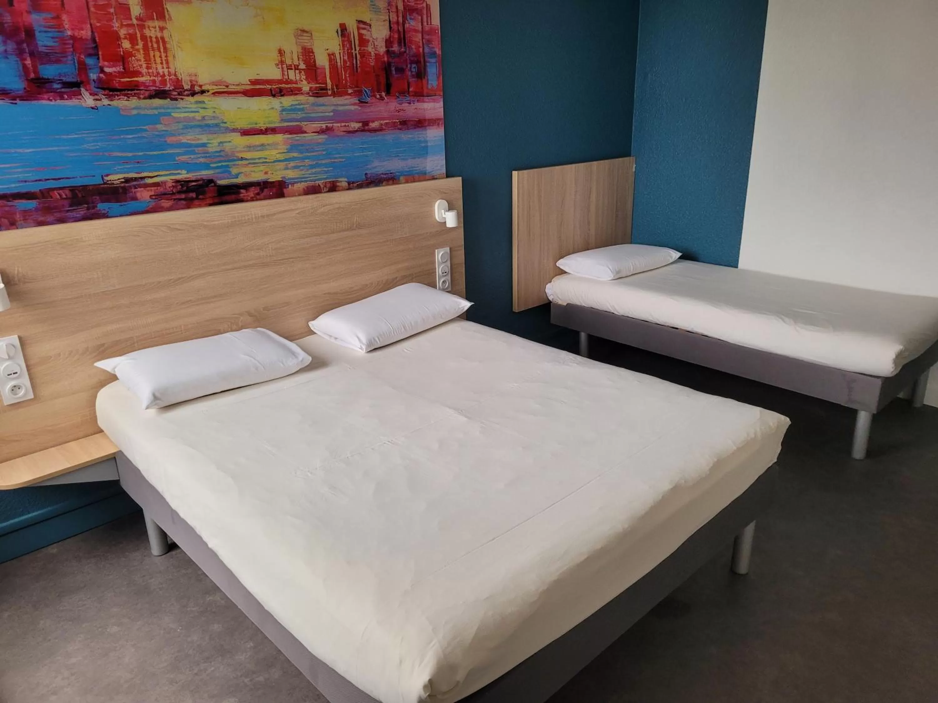 Bed in KYRIAD DIRECT LYON NORD - Dardilly