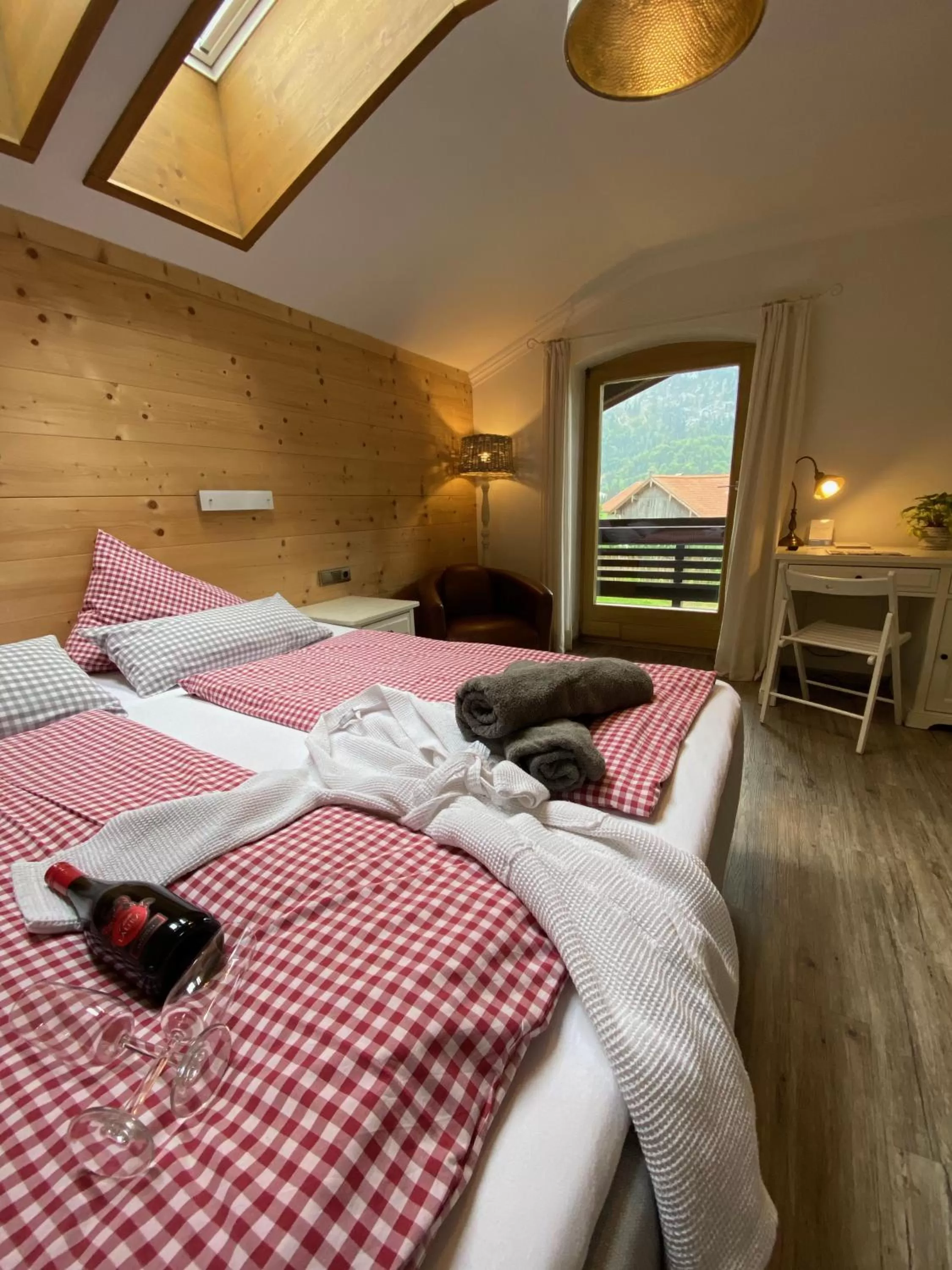 Photo of the whole room, Bed in Alpinhotel INzeller