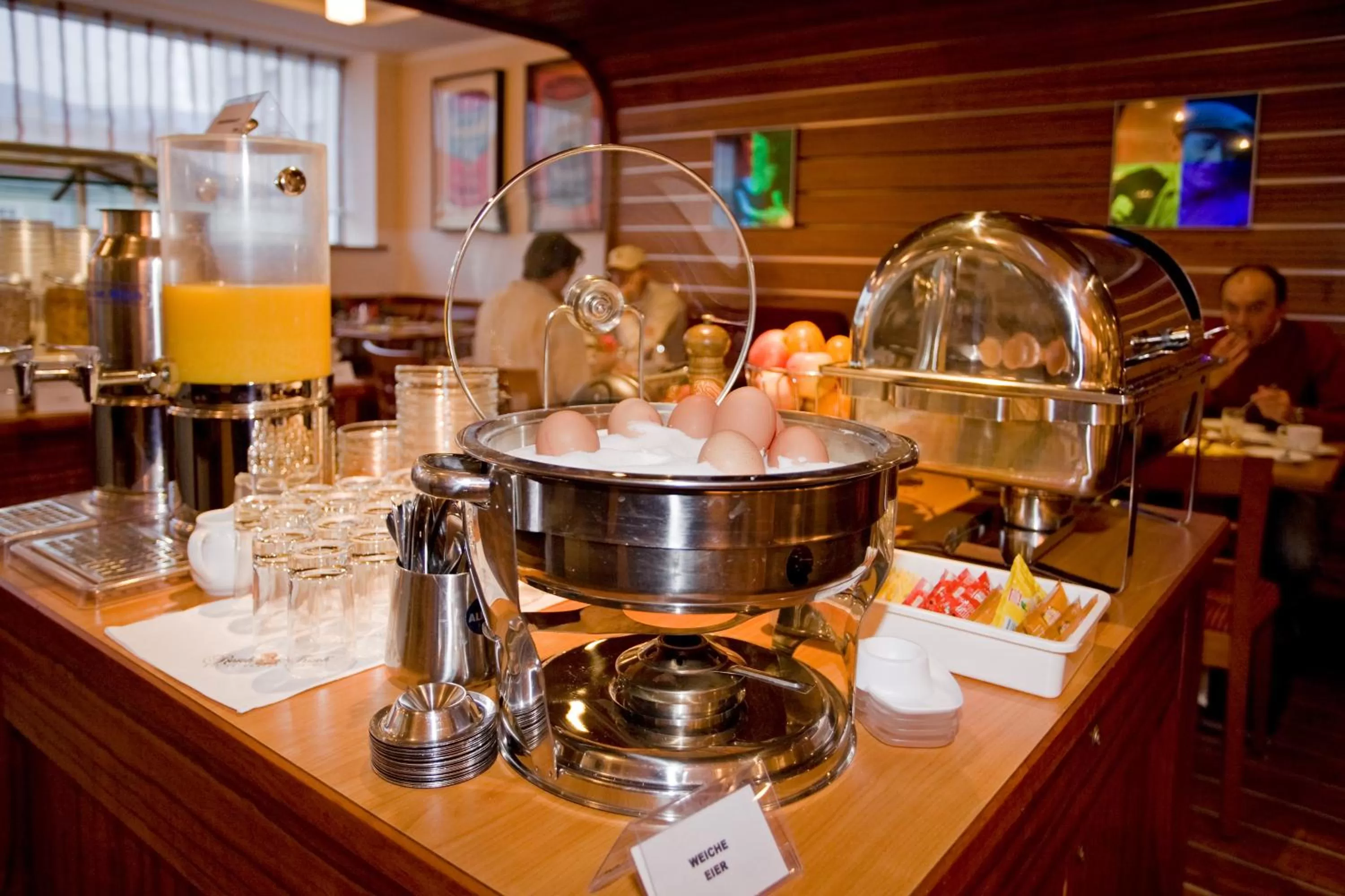 Food and drinks in Hotel City