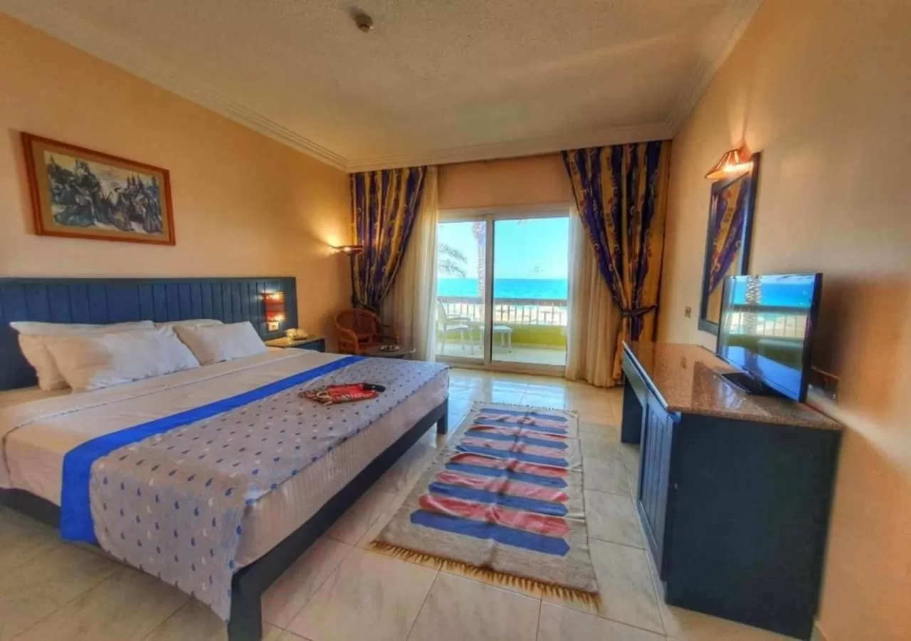 Bed in Palm Beach Resort Families and Couples only
