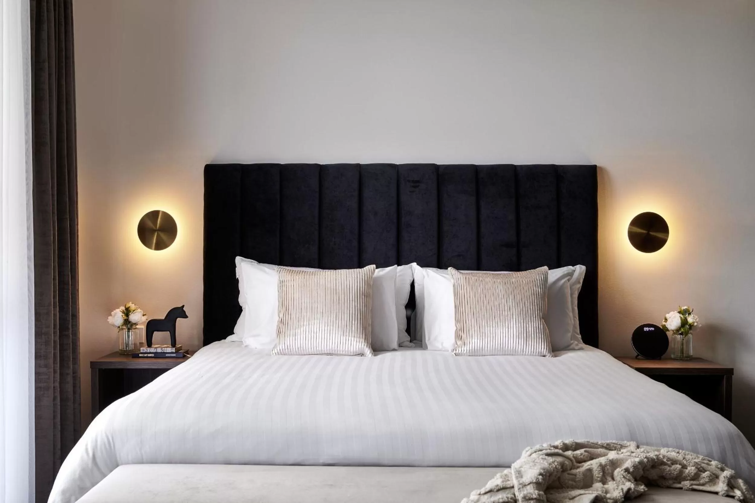 Bed in Crowne Plaza Sydney Burwood by IHG