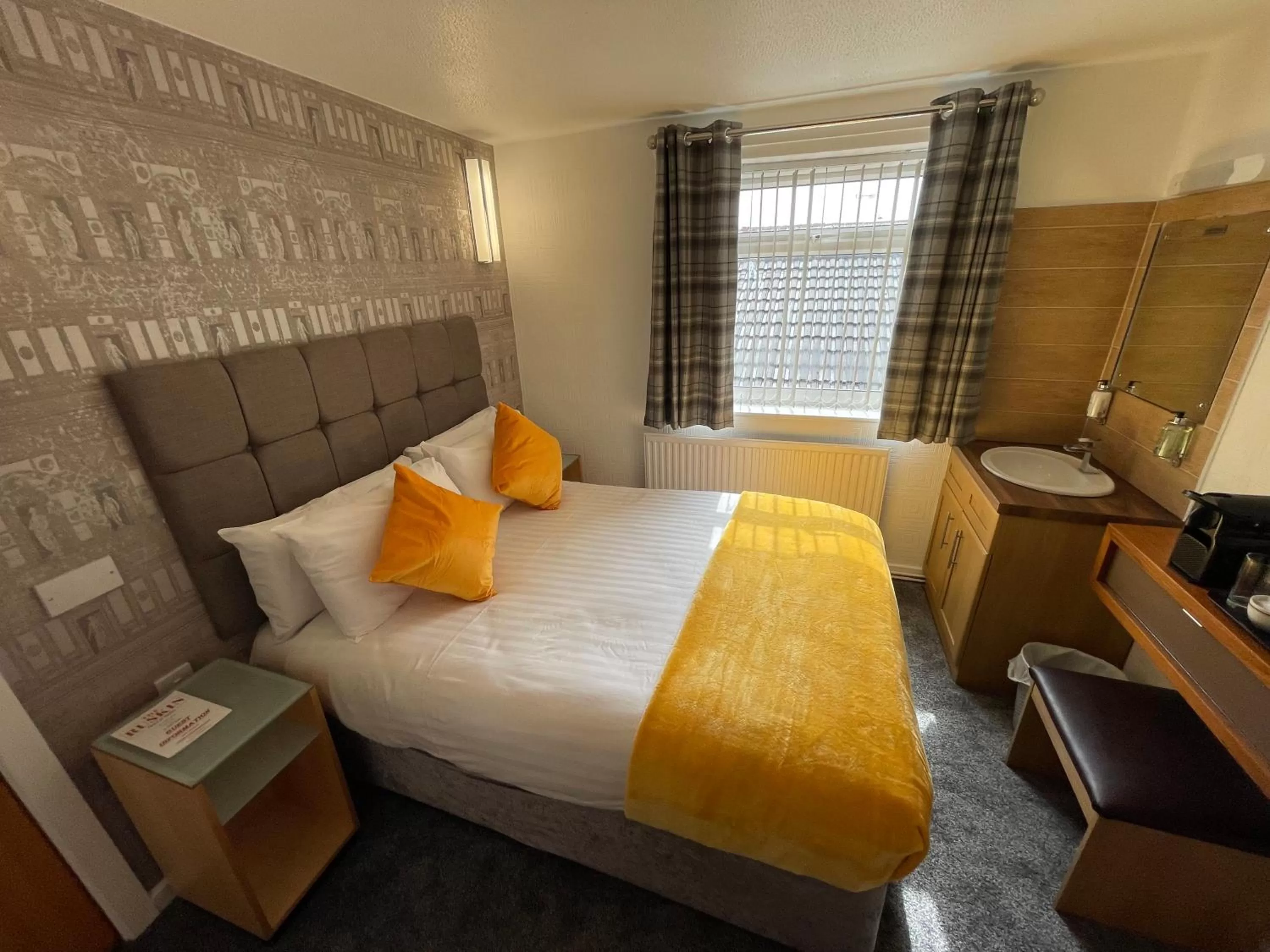 Bedroom, Bed in Ruskin Hotel