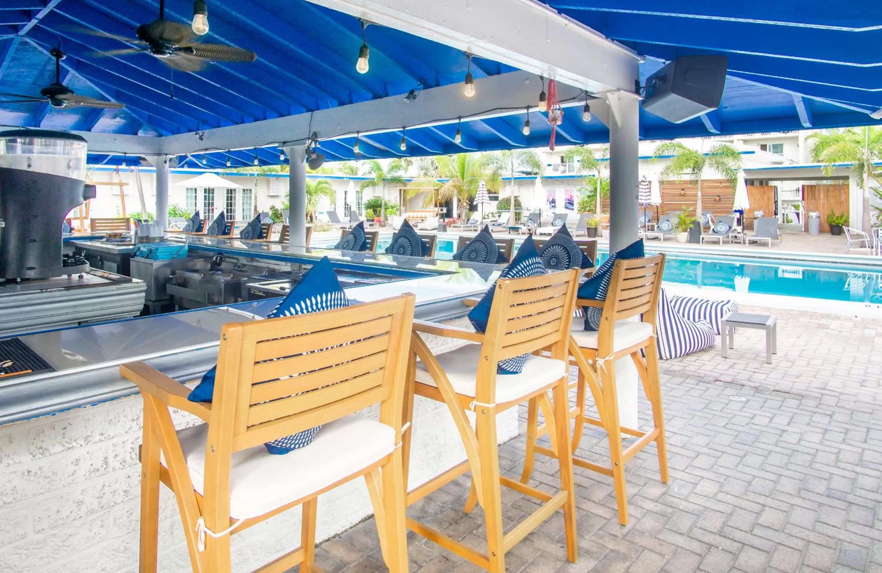 Lounge or bar in Skipjack Resort & Marina