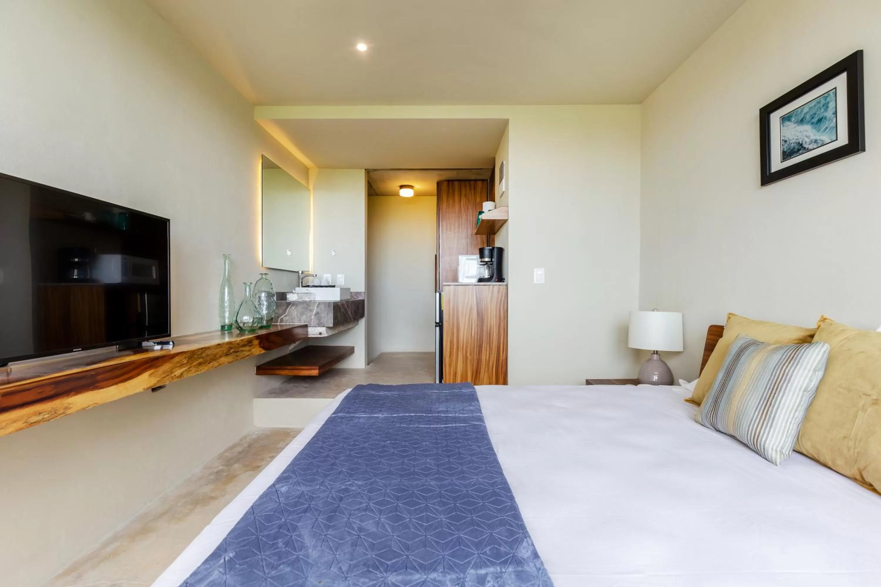 Bedroom, TV/Entertainment Center in Huachinango By HomiRent