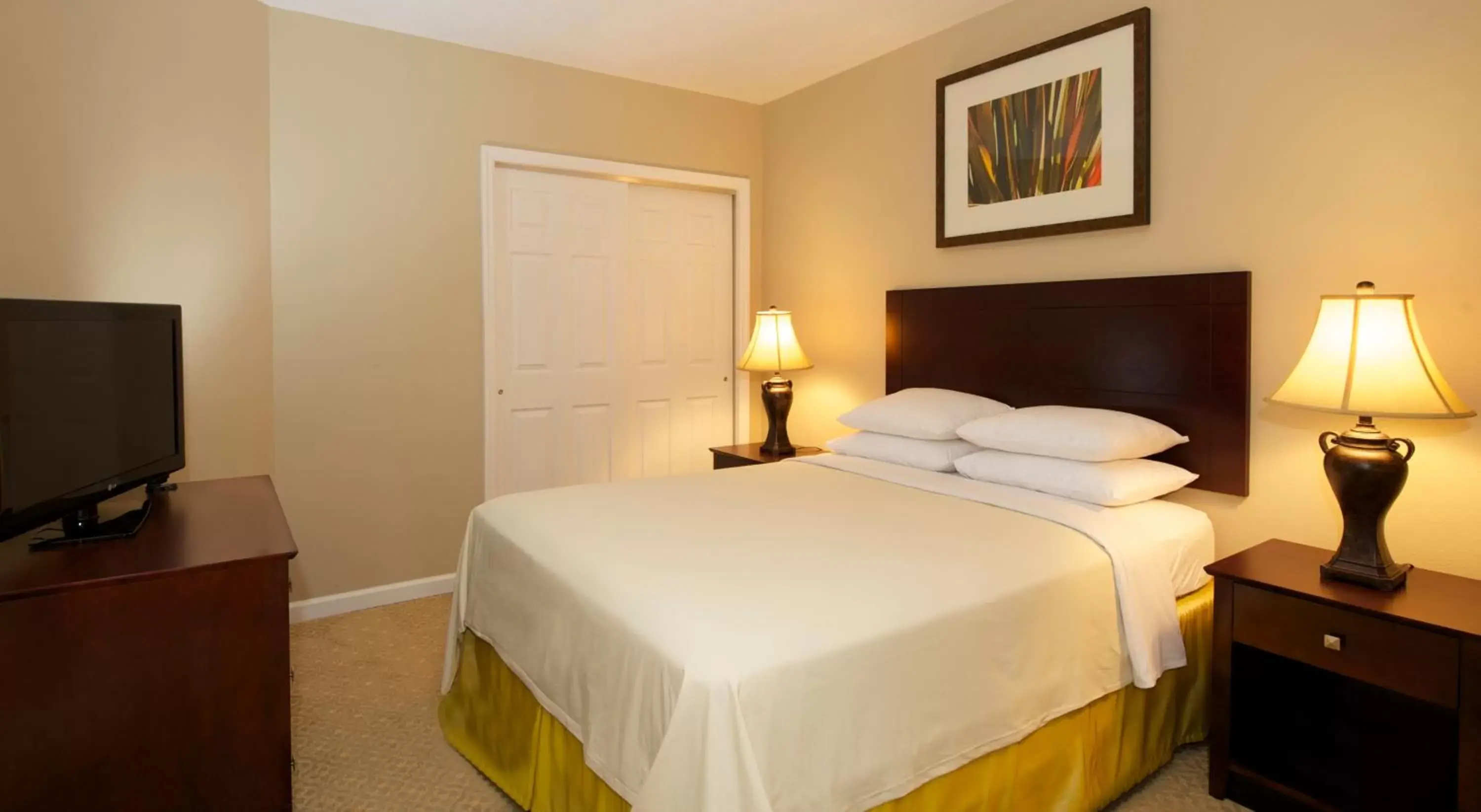 Three-Bedroom Suite with Two Bathrooms in WorldQuest Orlando Resort Three-Bedroom Suite with Two Bathrooms in WorldQuest Orlando Resort