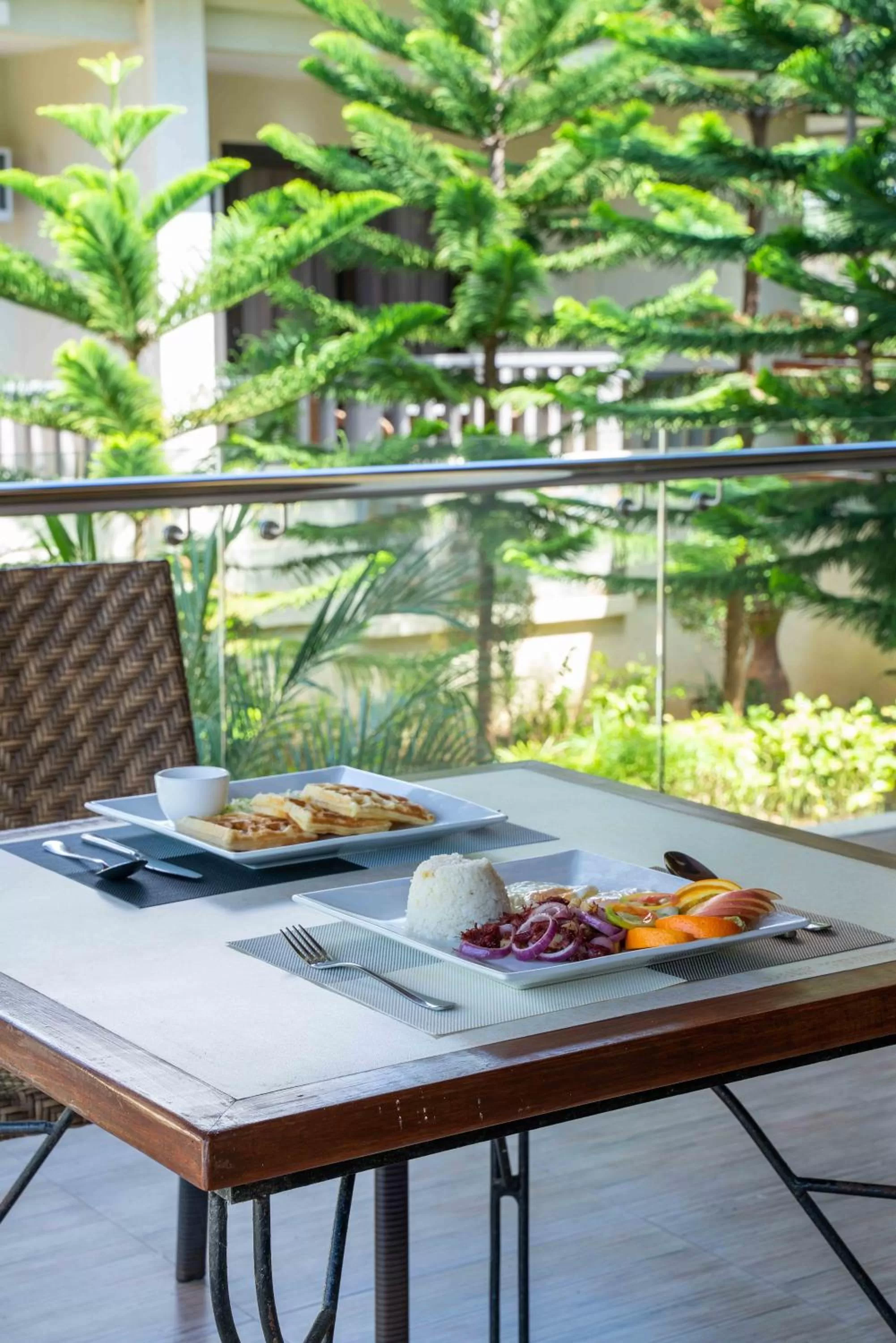 Restaurant/places to eat in MO2 Lagoon Coron