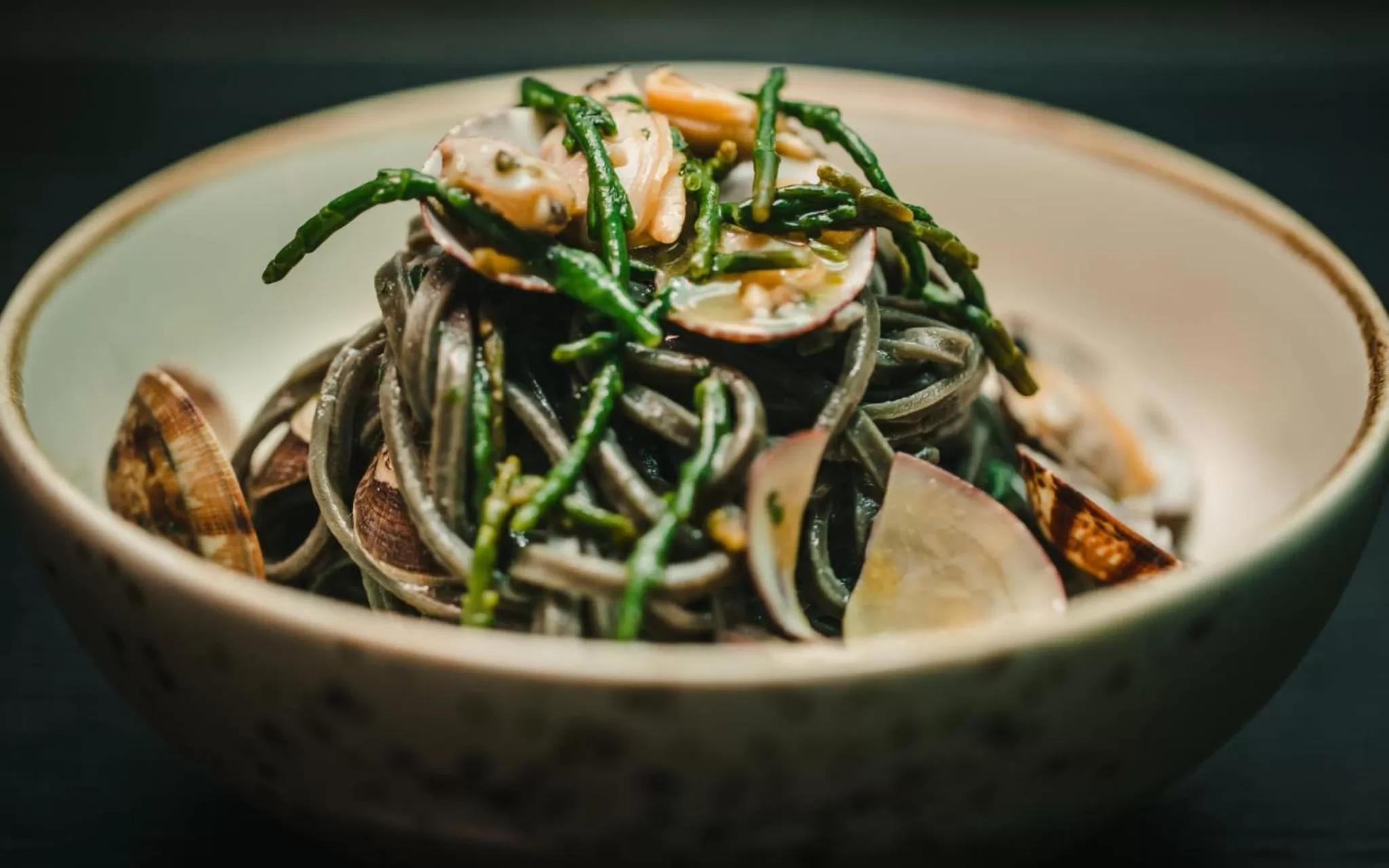 Restaurant/places to eat in Tree Charme Parliament Boutique Hotel